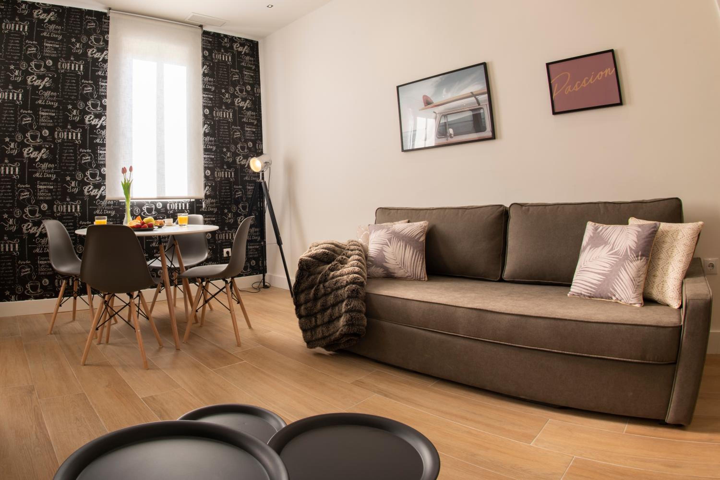 Apartamento de dos habitaciones con balcón