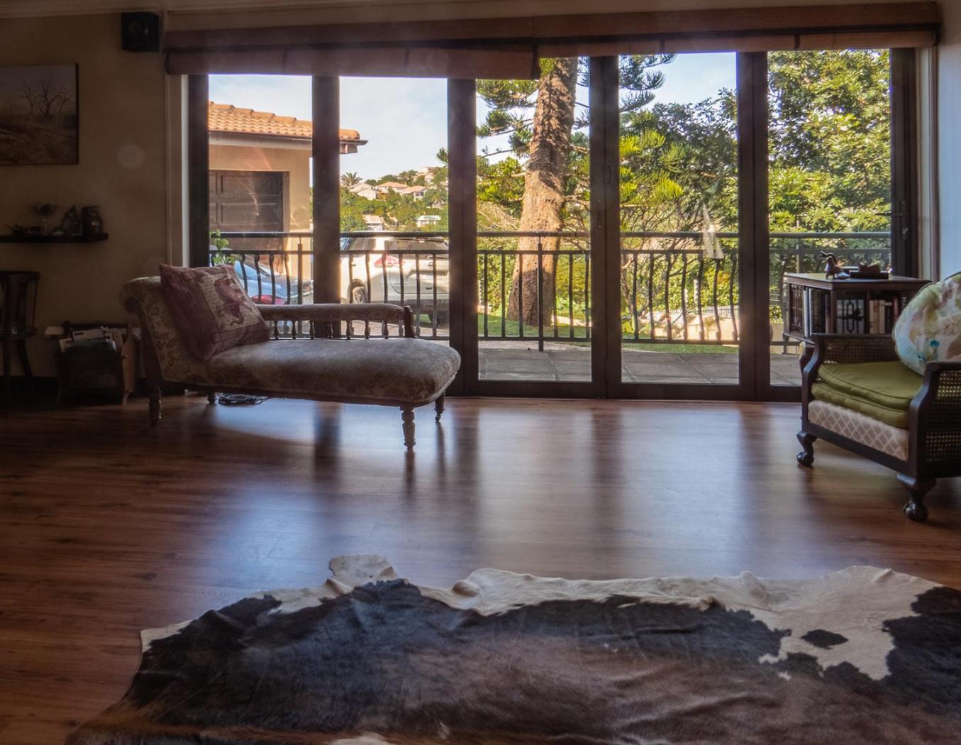 Family Room with Private Bathroom - Photo 3