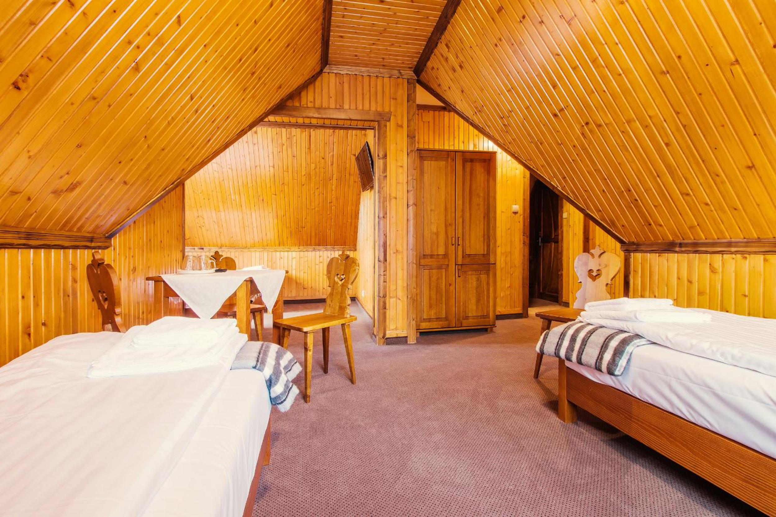 Quadruple Room with Bathroom - Photo 1