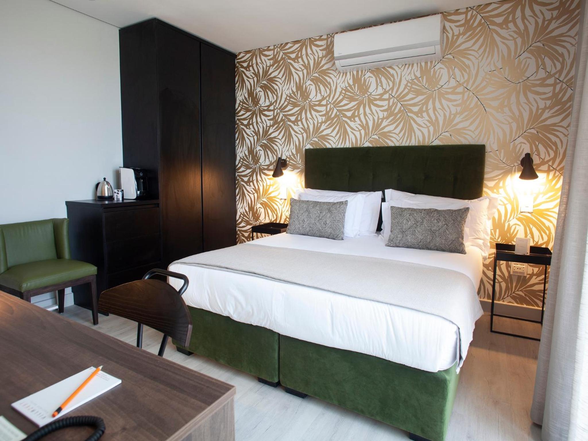 Superior King Room - Photo 15