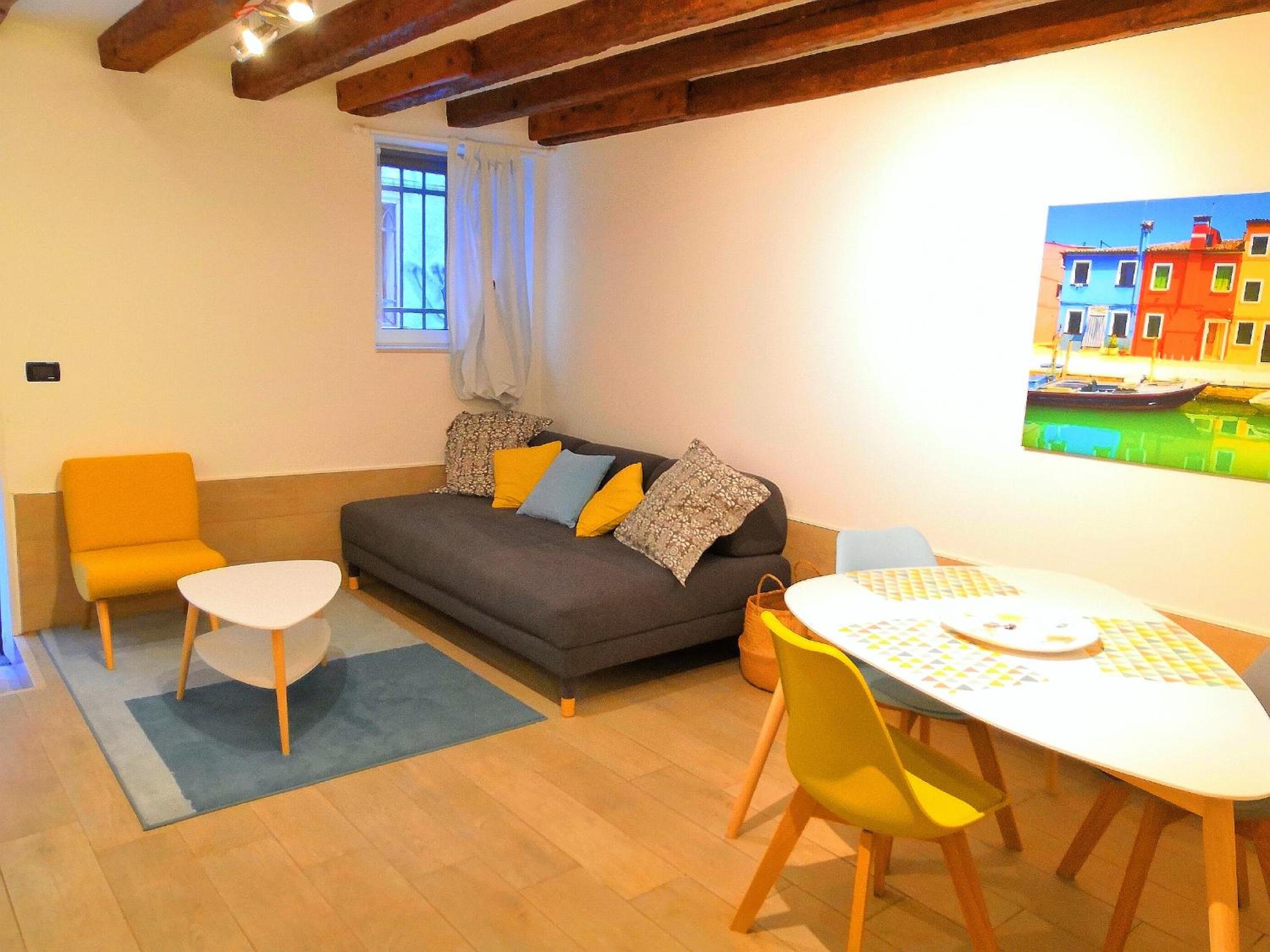 Apartment photo 2