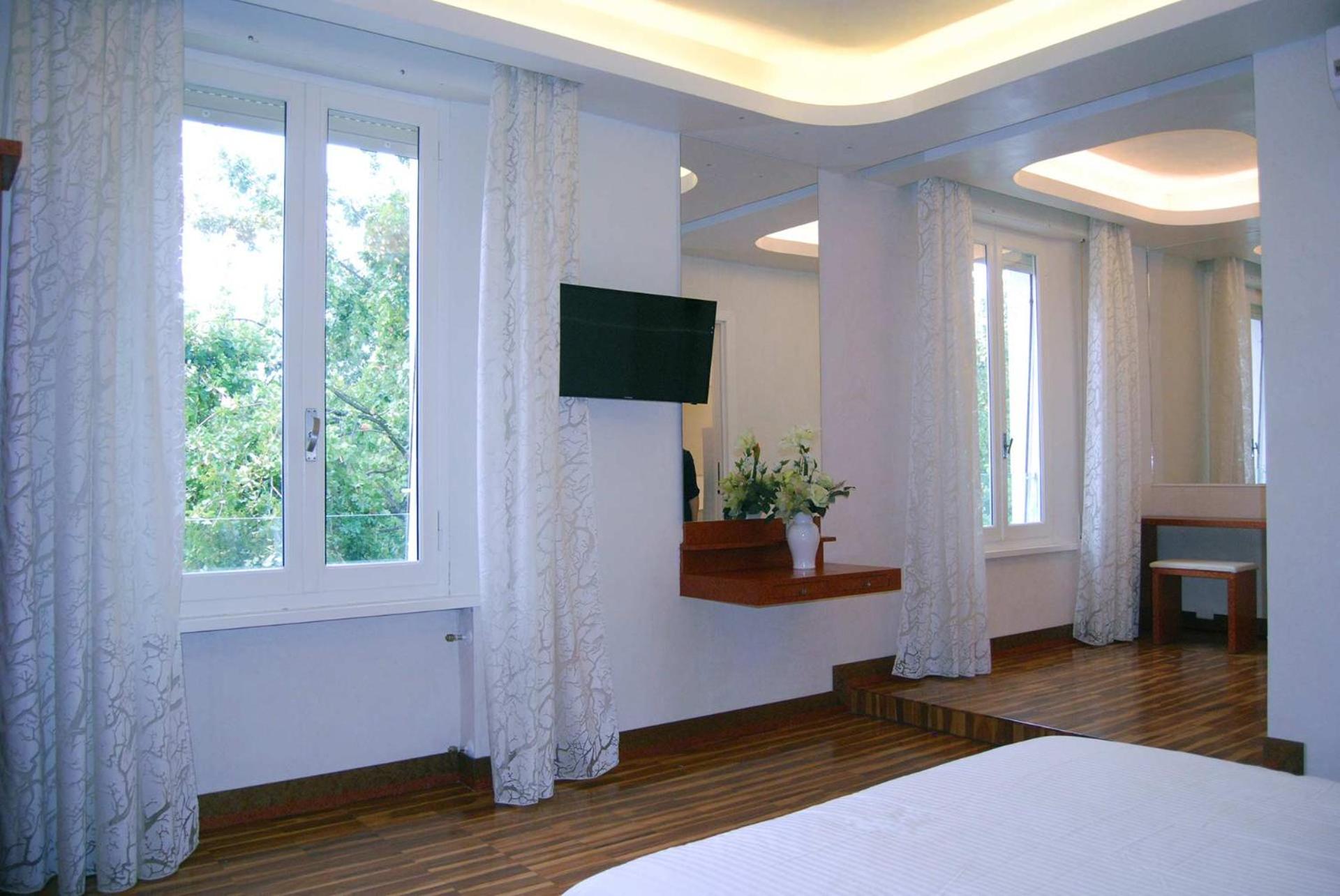 Junior Suite with Balcony photo 1