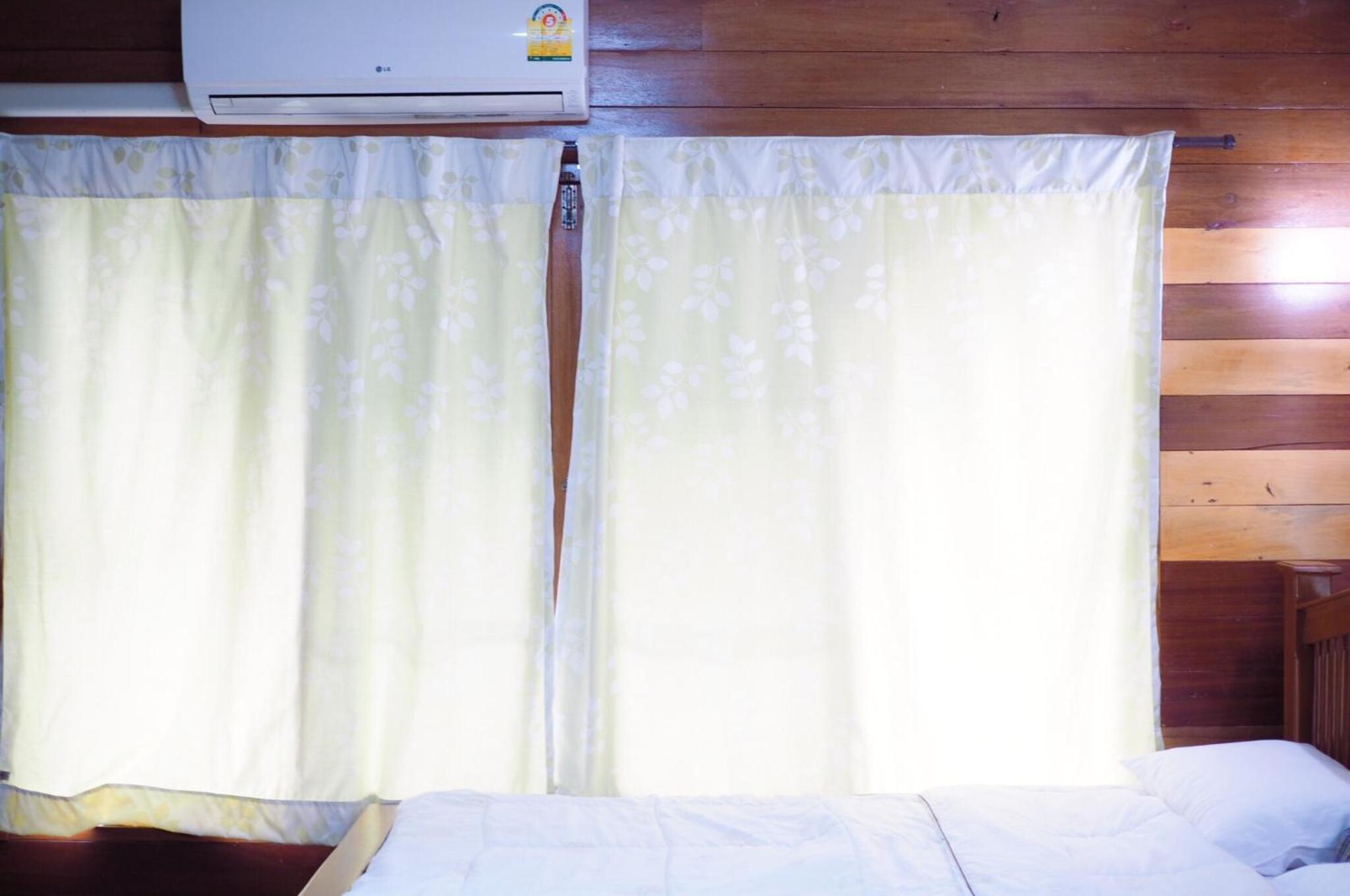 Deluxe Double Room with Balcony - Photo 25