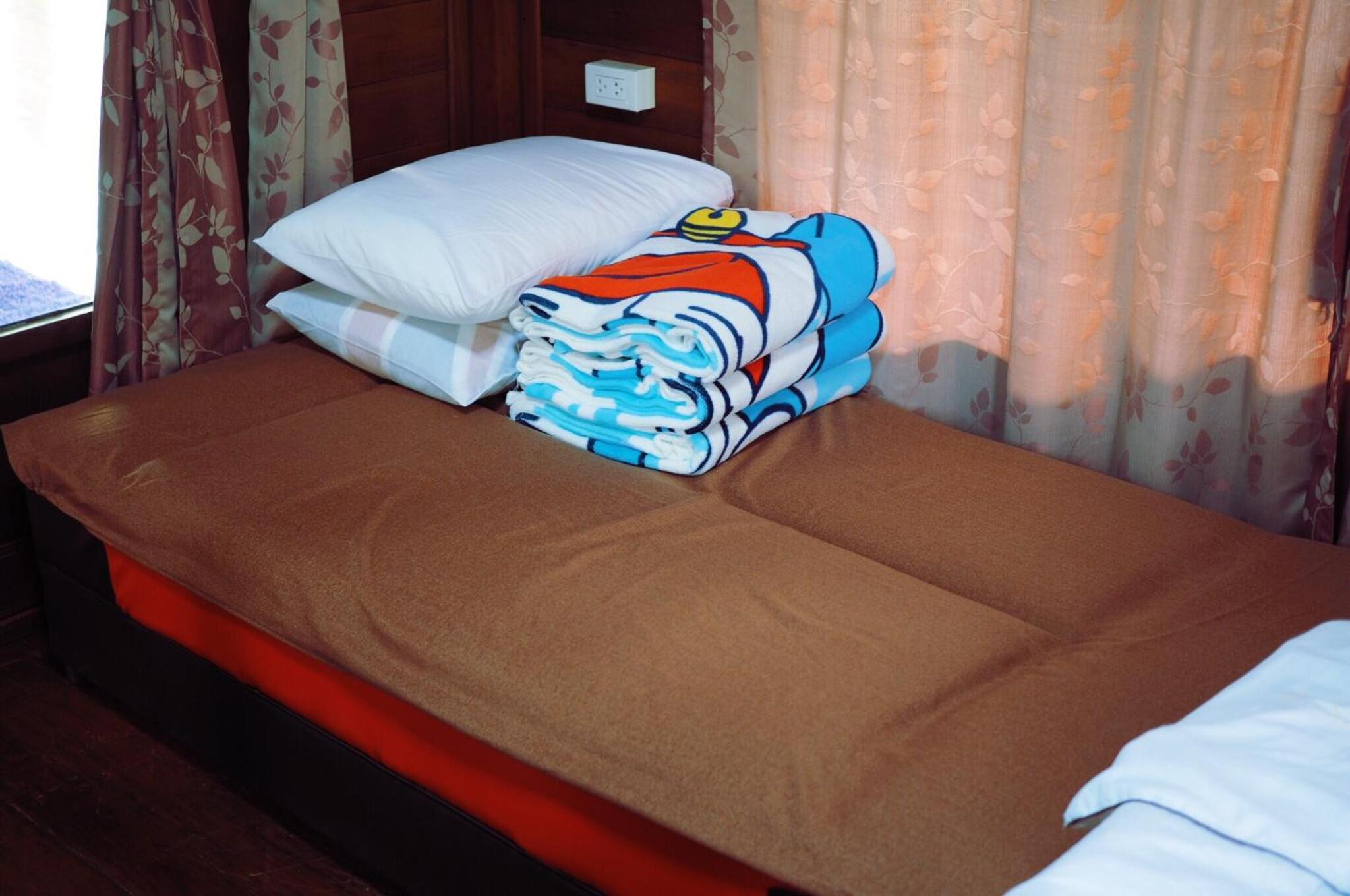 Deluxe Double Room with Balcony - Photo 32