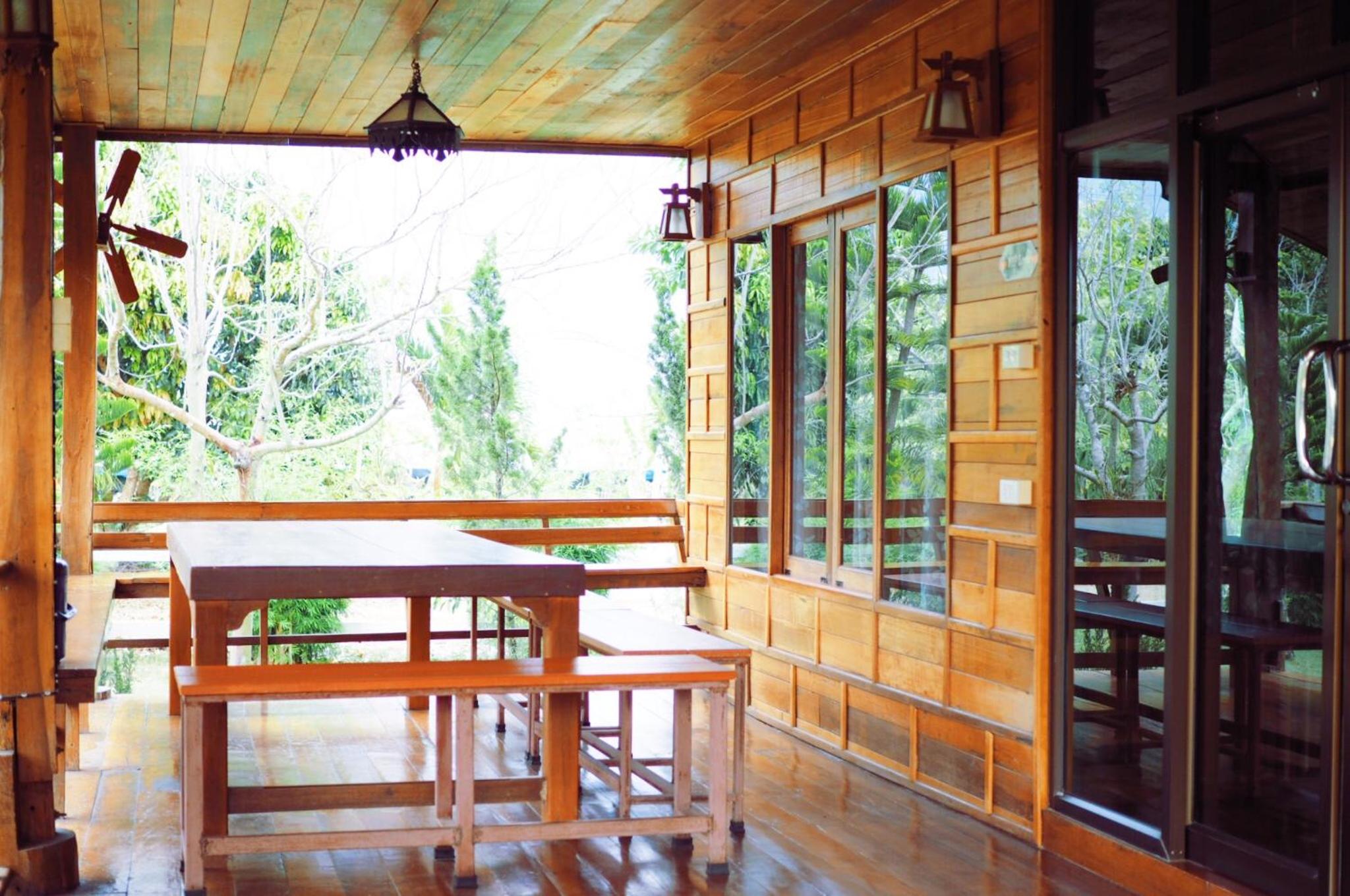 Deluxe Double Room with Balcony - Photo 34