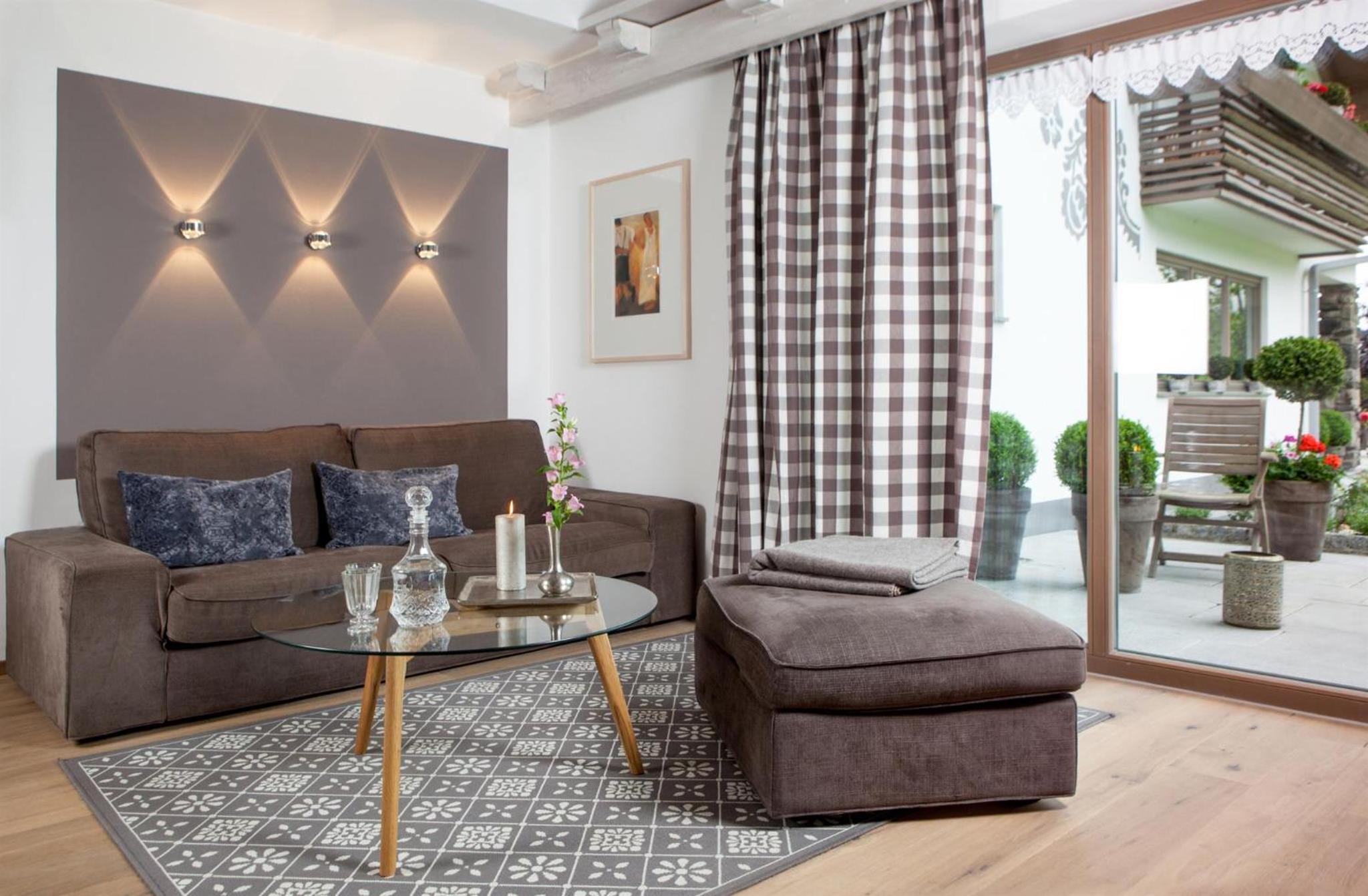 One-Bedroom Apartment with Terrace photo 1