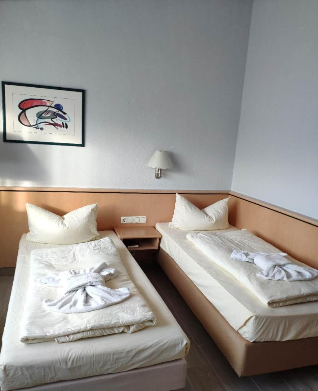 Double Room for Single Use with Shower photo 2