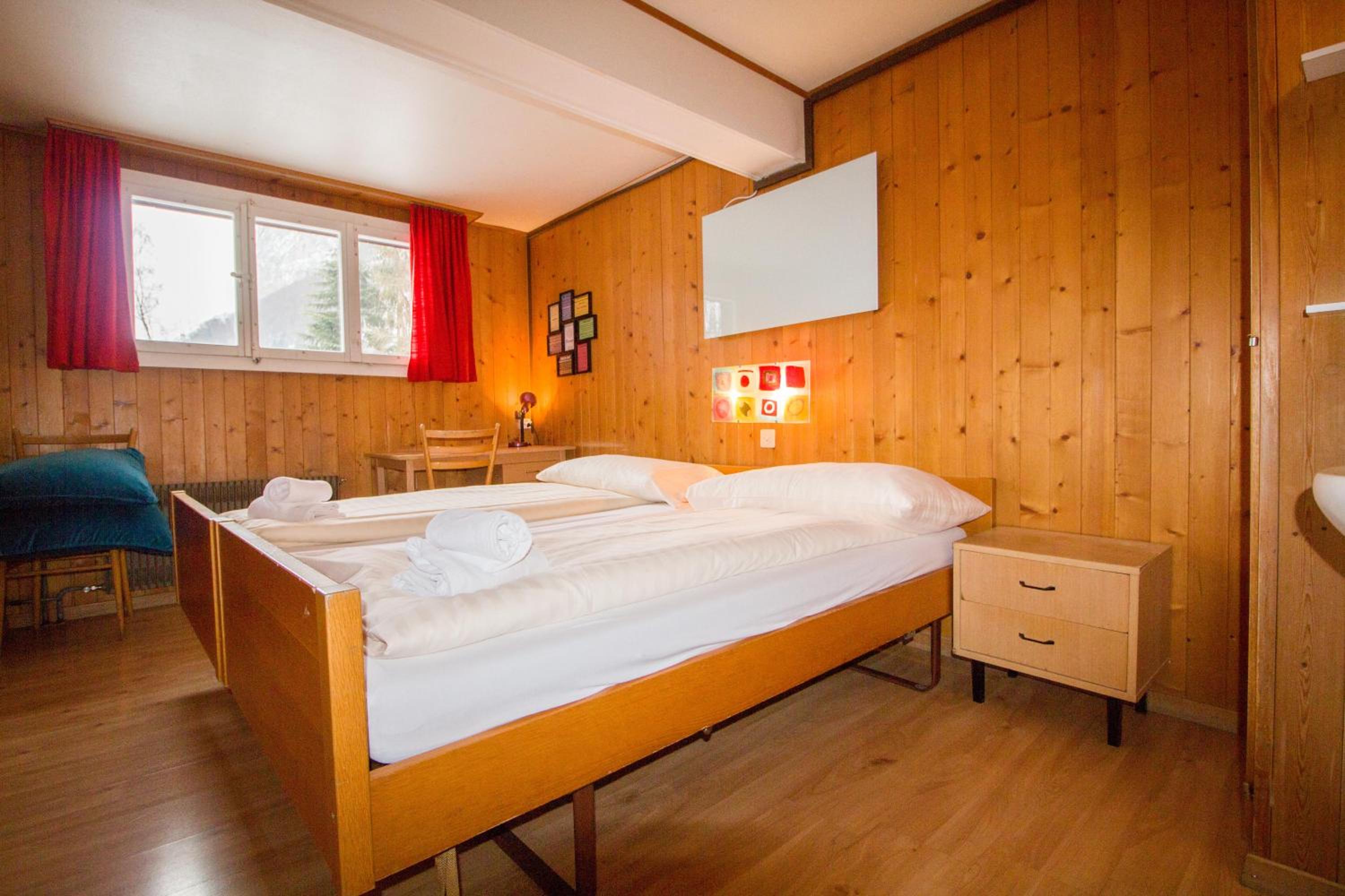 Twin Room with Shared Bathroom photo 2