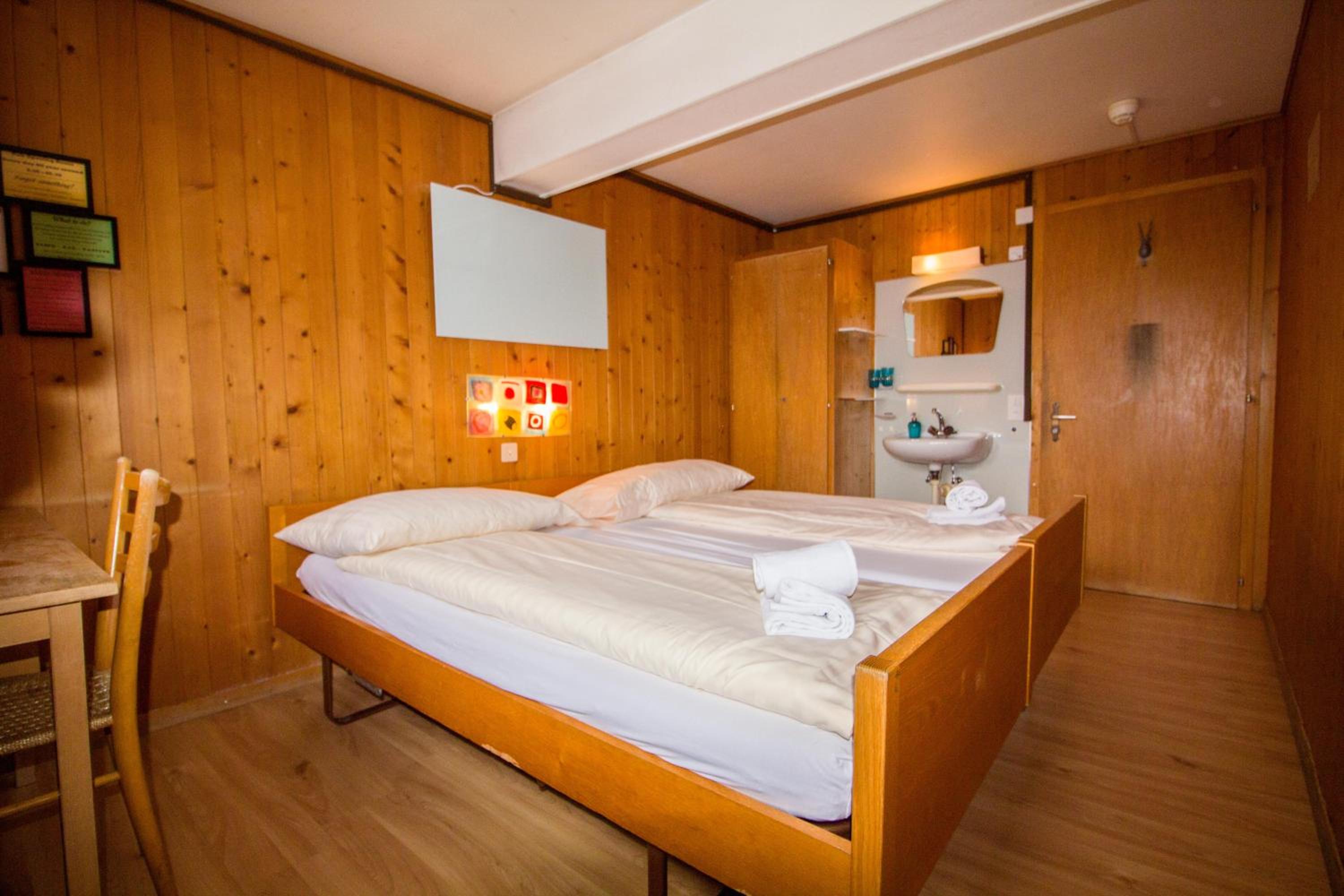Twin Room with Shared Bathroom photo 3