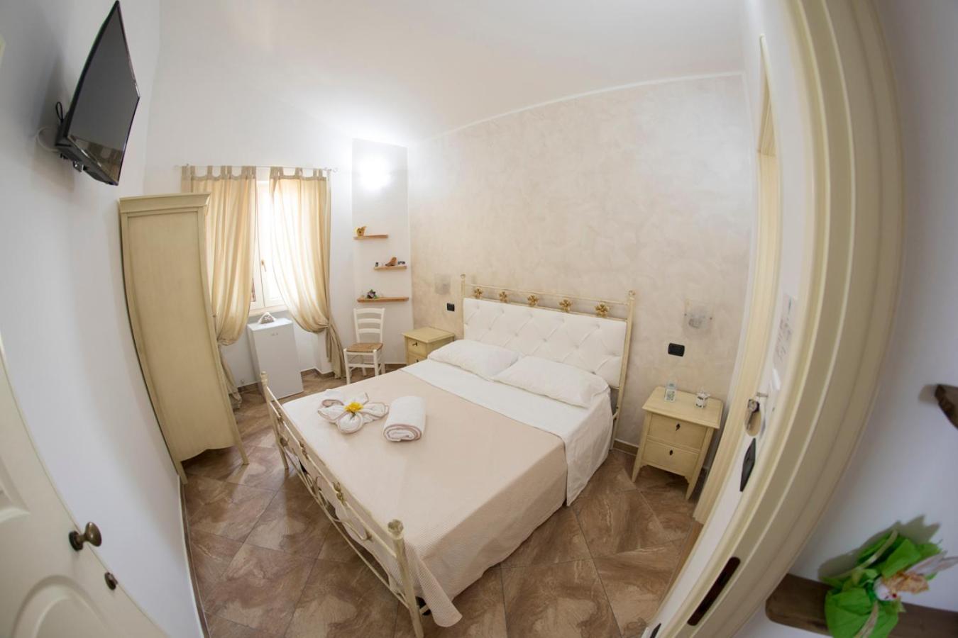 Double Room - Photo 4