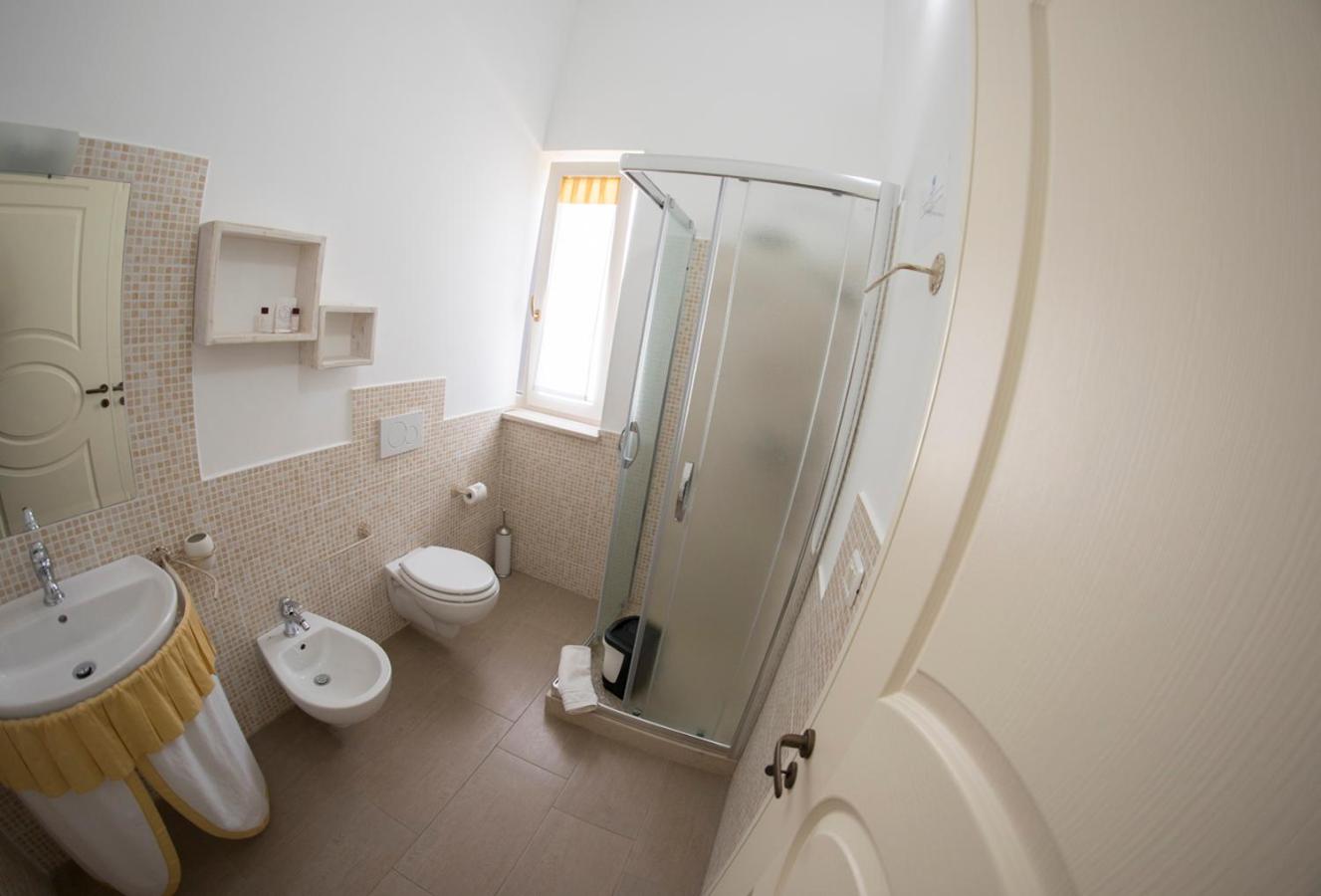Double Room - Photo 18