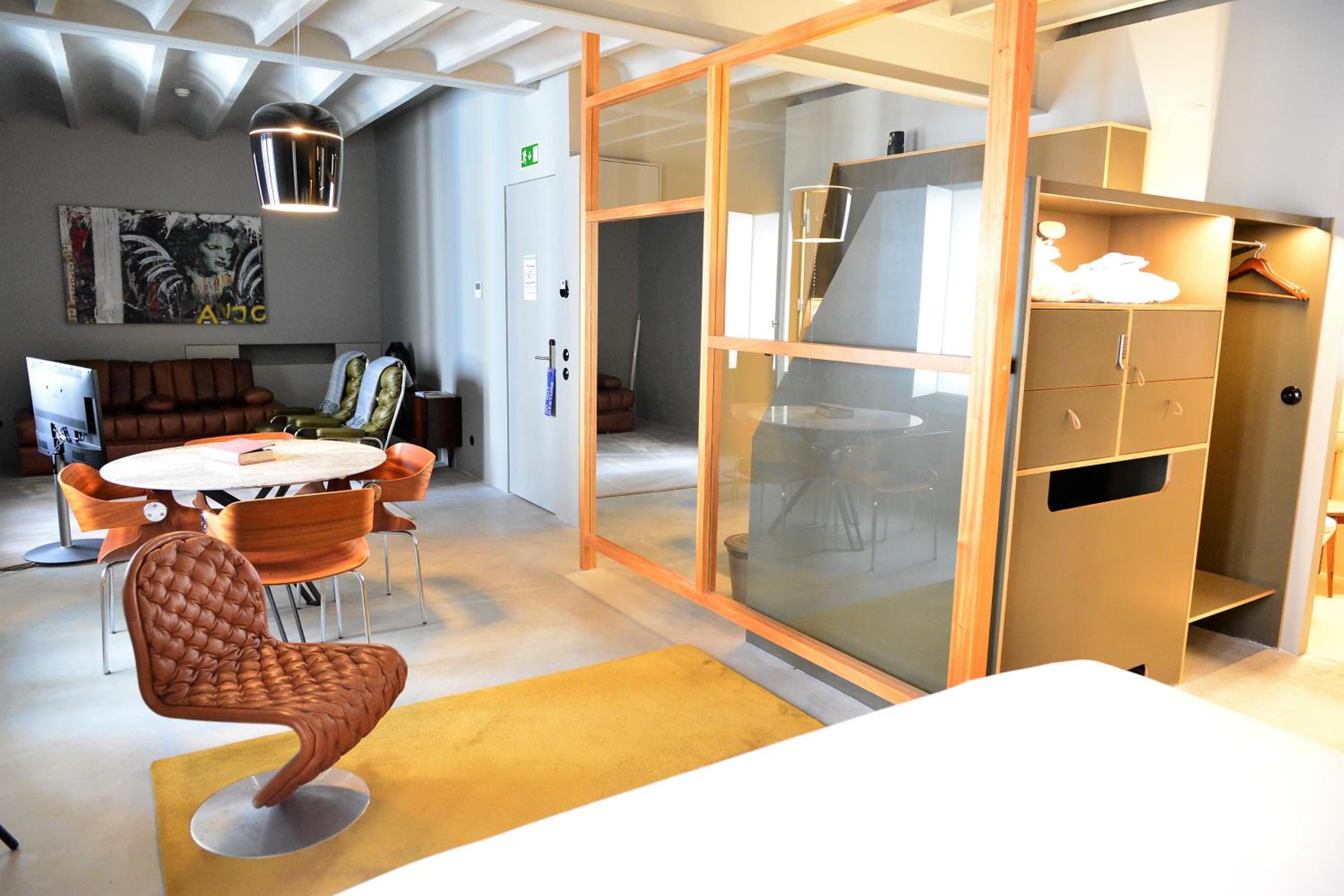 Available room