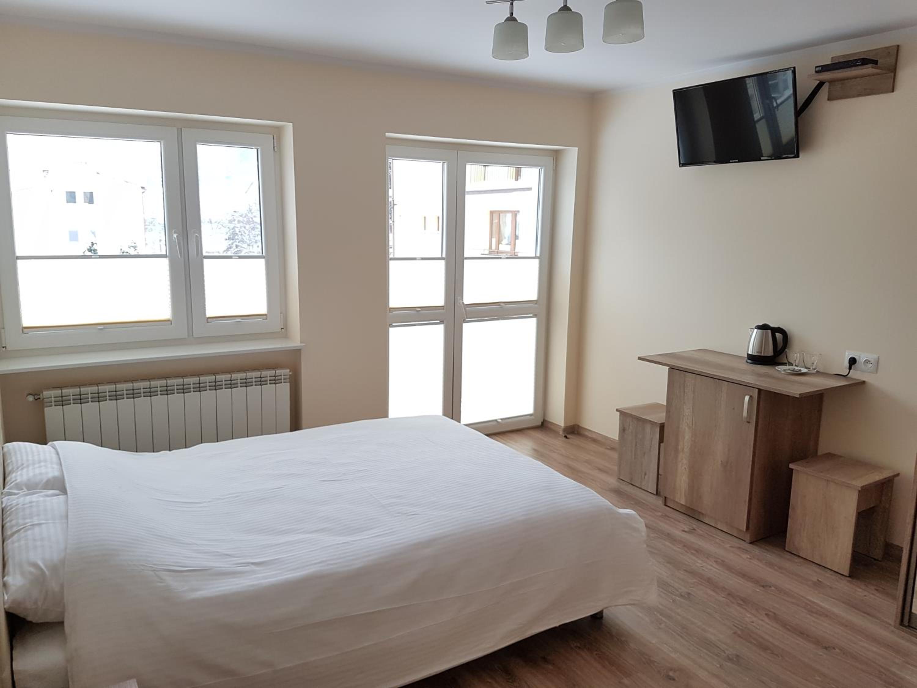 Double Room with Private Bathroom photo 3
