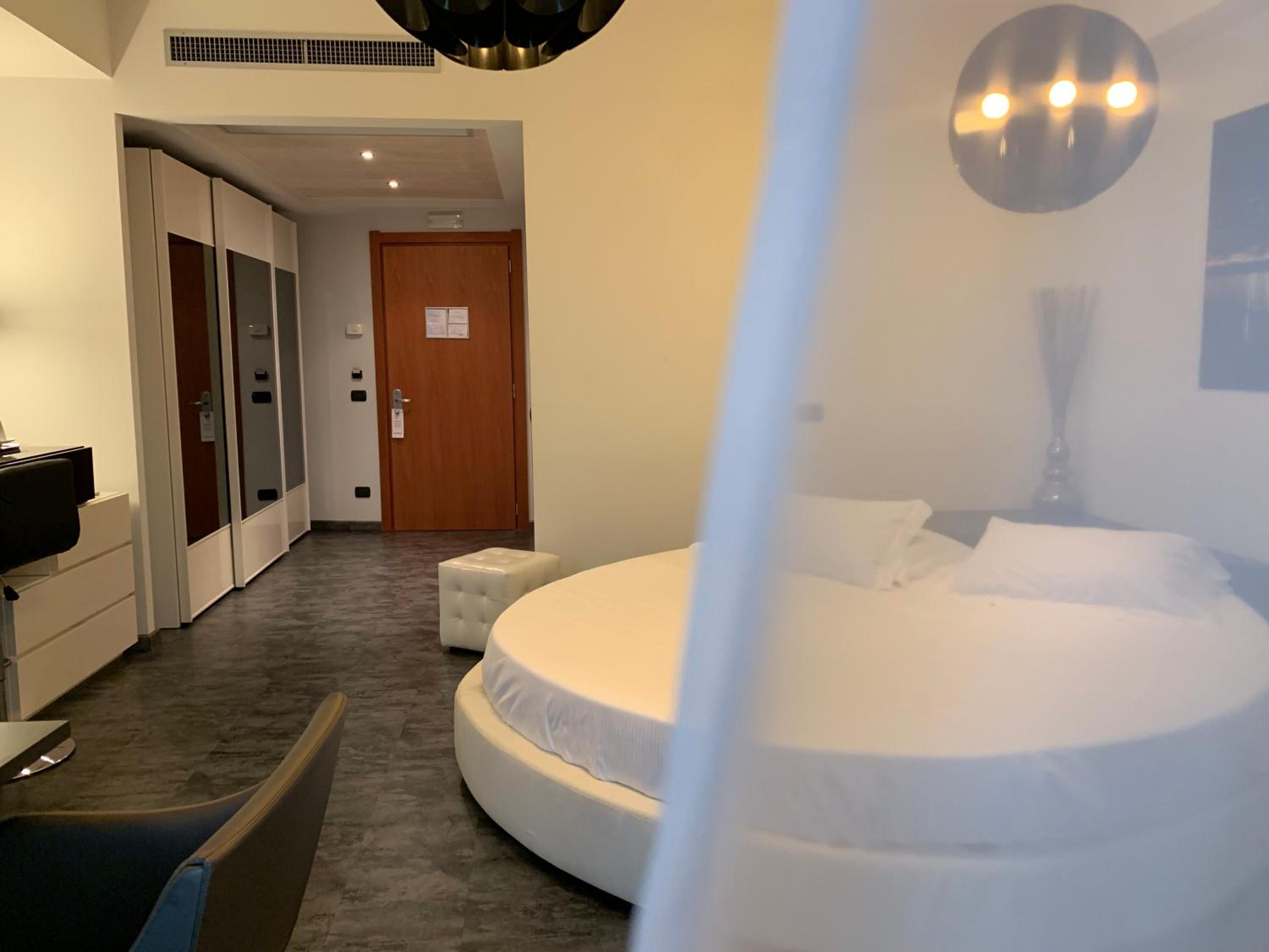 King Suite - Photo 4