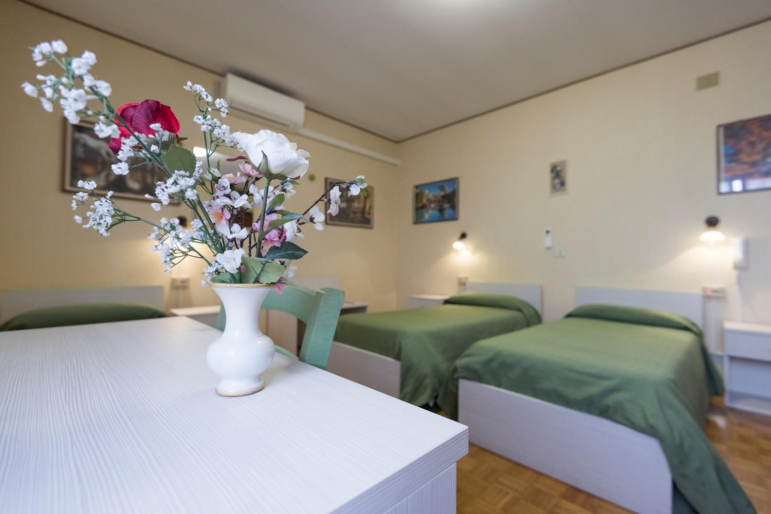 Triple Room with Private Bathroom photo 1
