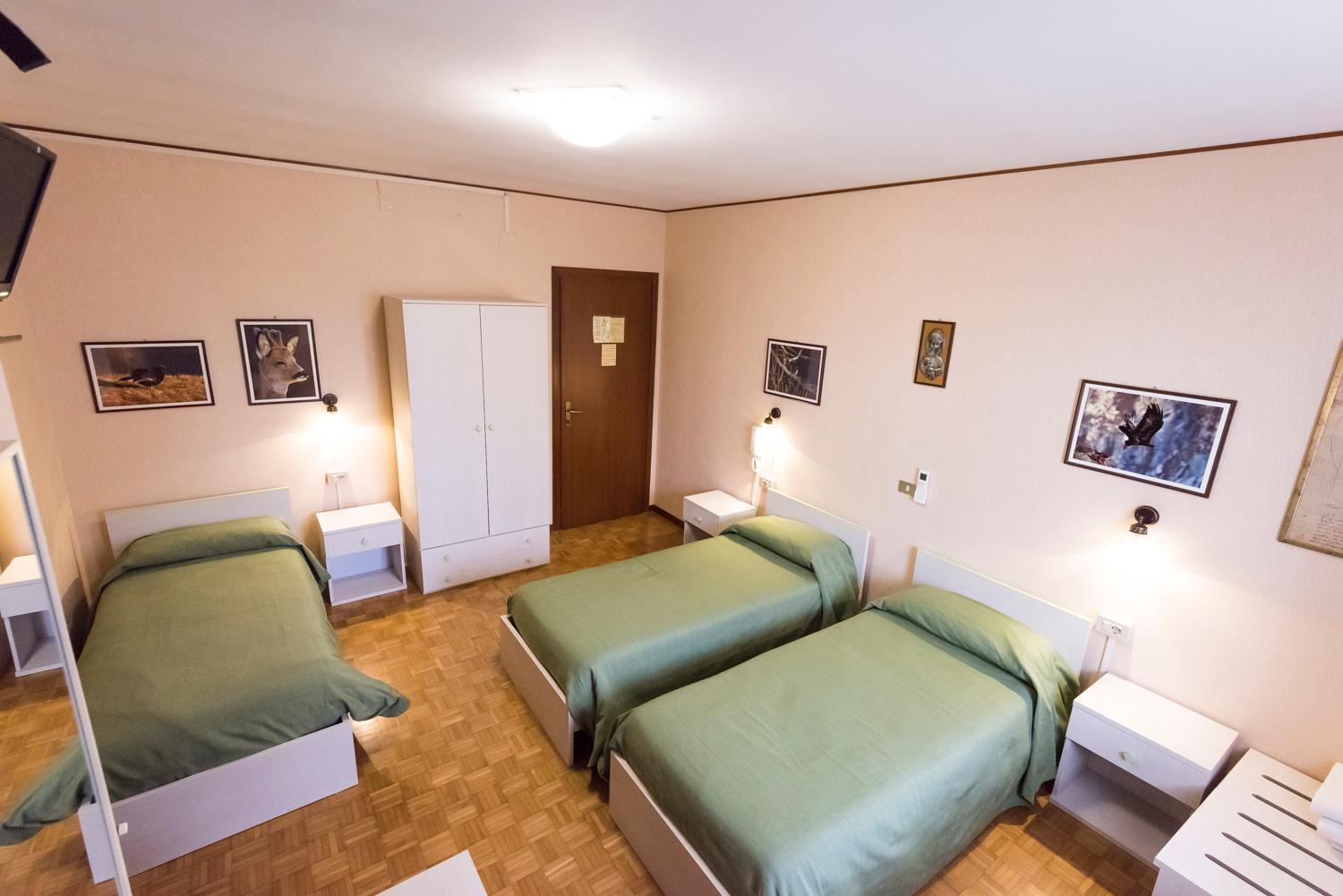 Triple Room with Private Bathroom photo 3