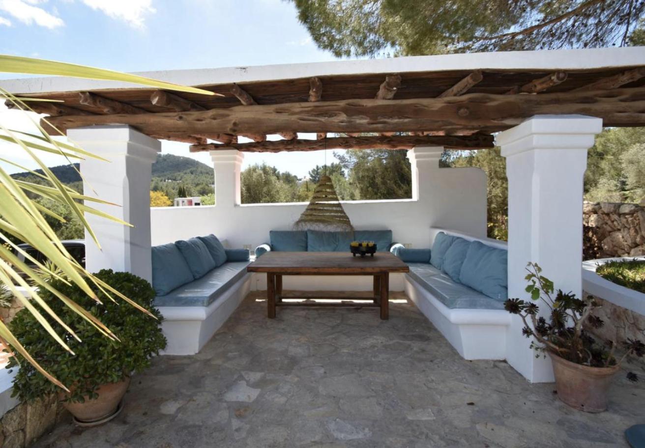 Villa photo 2