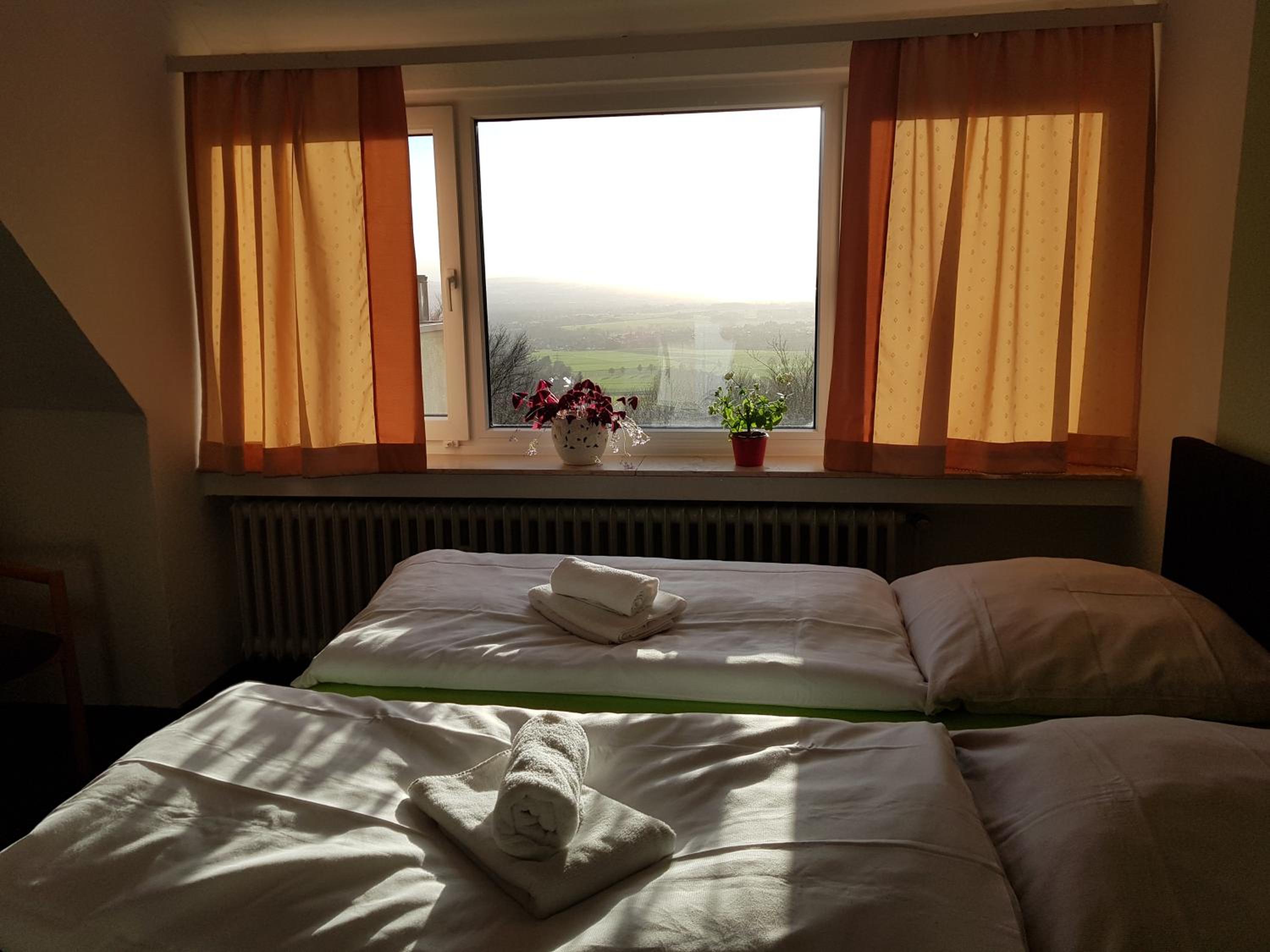 Double Room with Private Bathroom - Photo 7