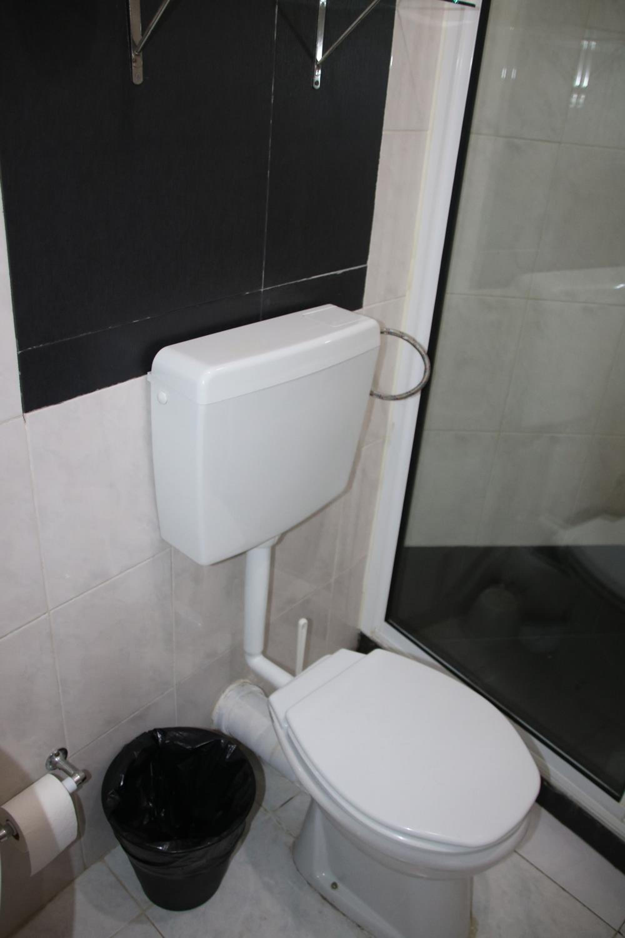 Twin Room With Bathroom photo 2