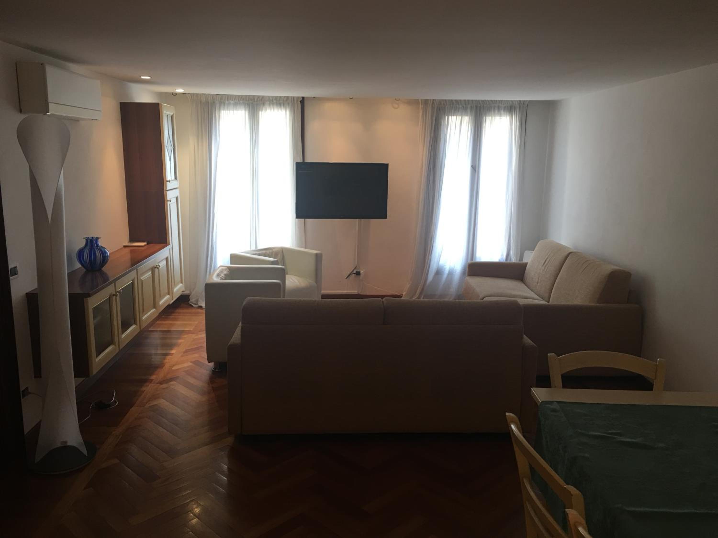 Three-Bedroom Apartment photo 1