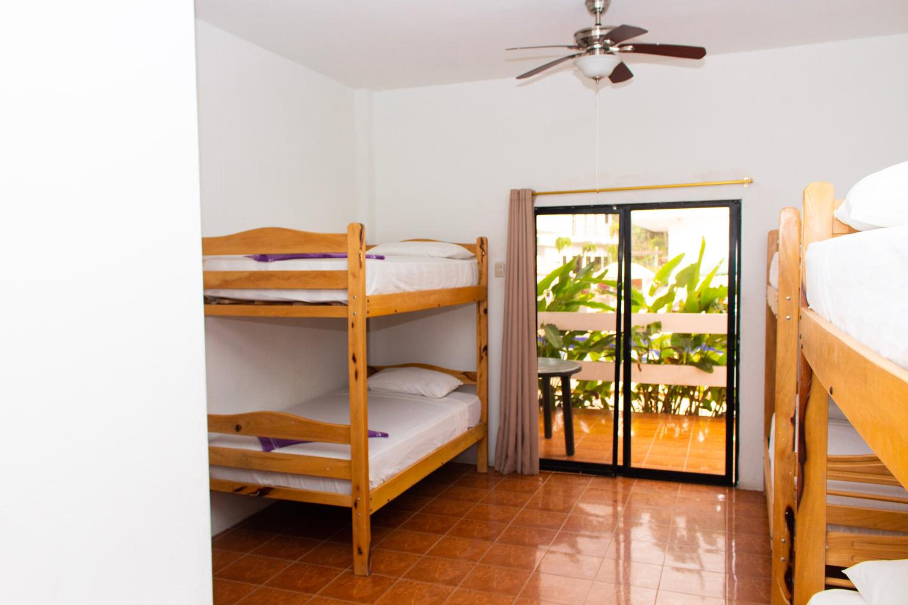 Family Room with Private Bathroom photo 3