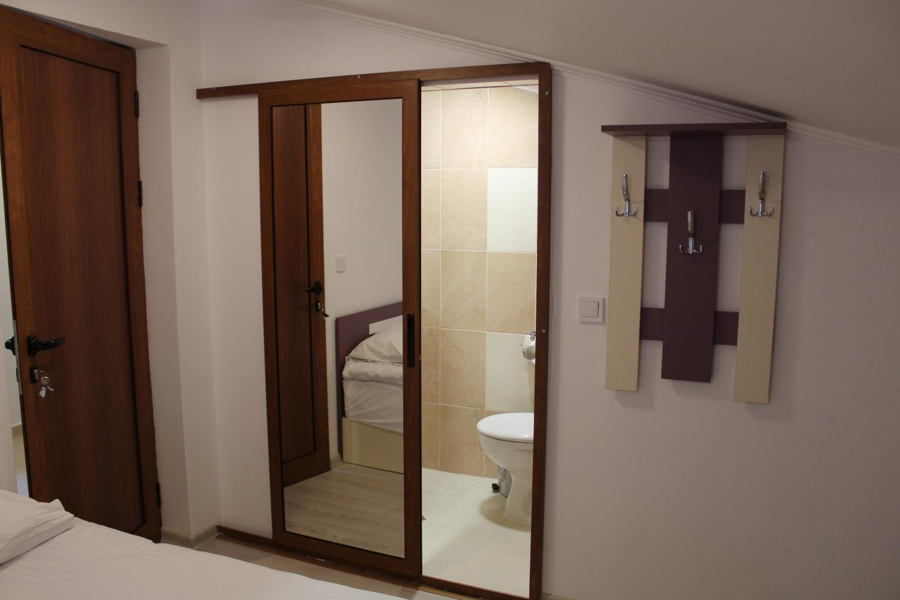 Standard Triple Room photo 3
