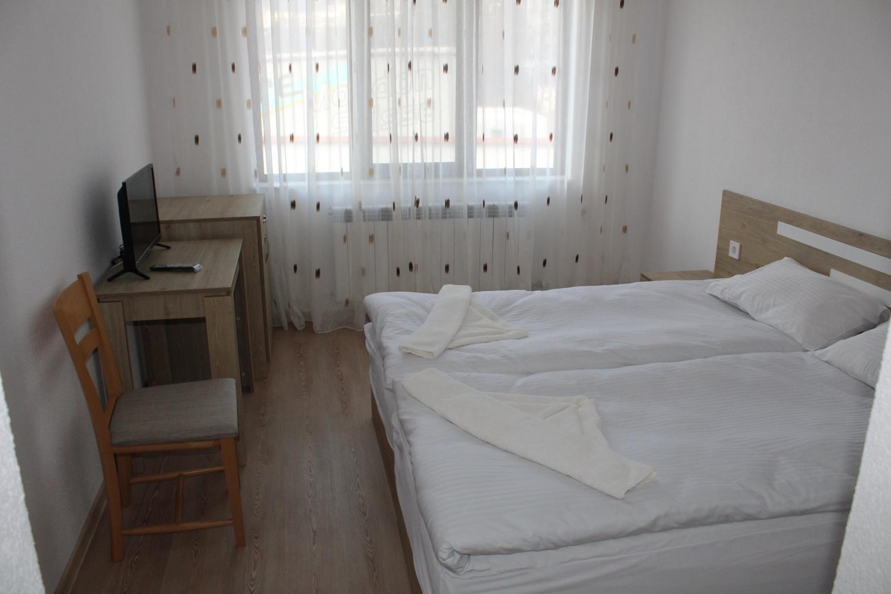 Double or Twin Room with Private Bathroom photo 1