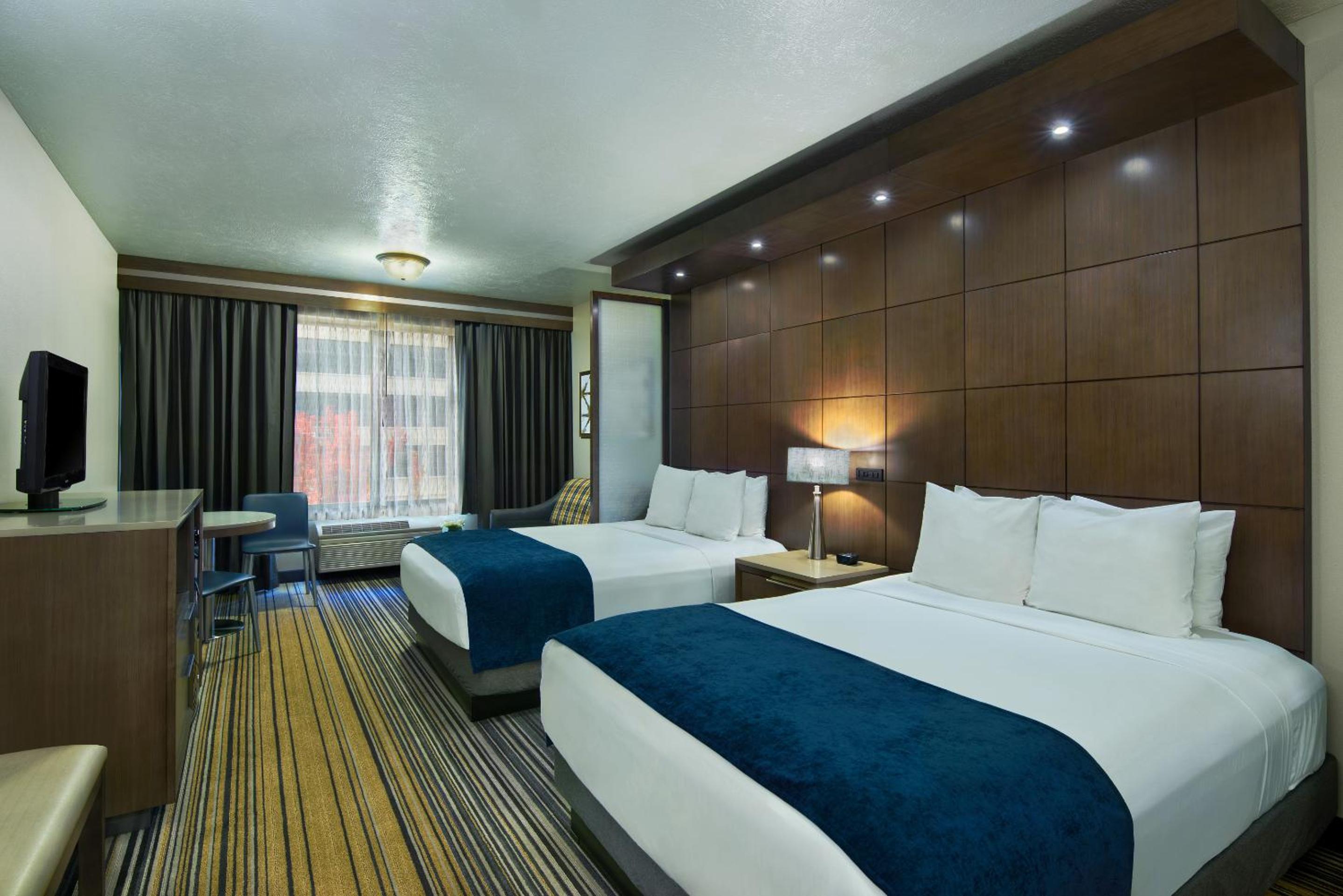 2 Queen Suite - Photo 3