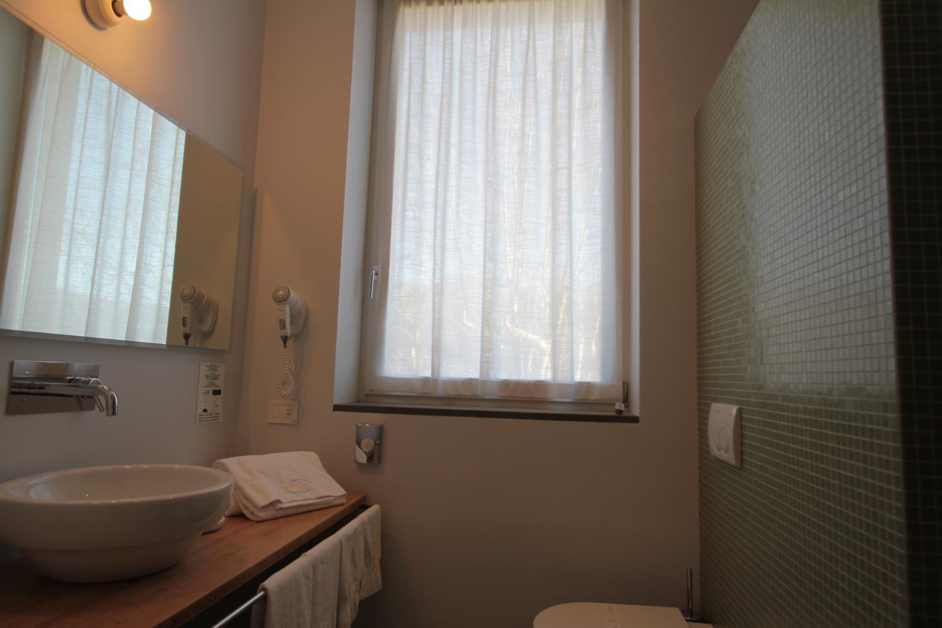 Standard Double Room photo 3