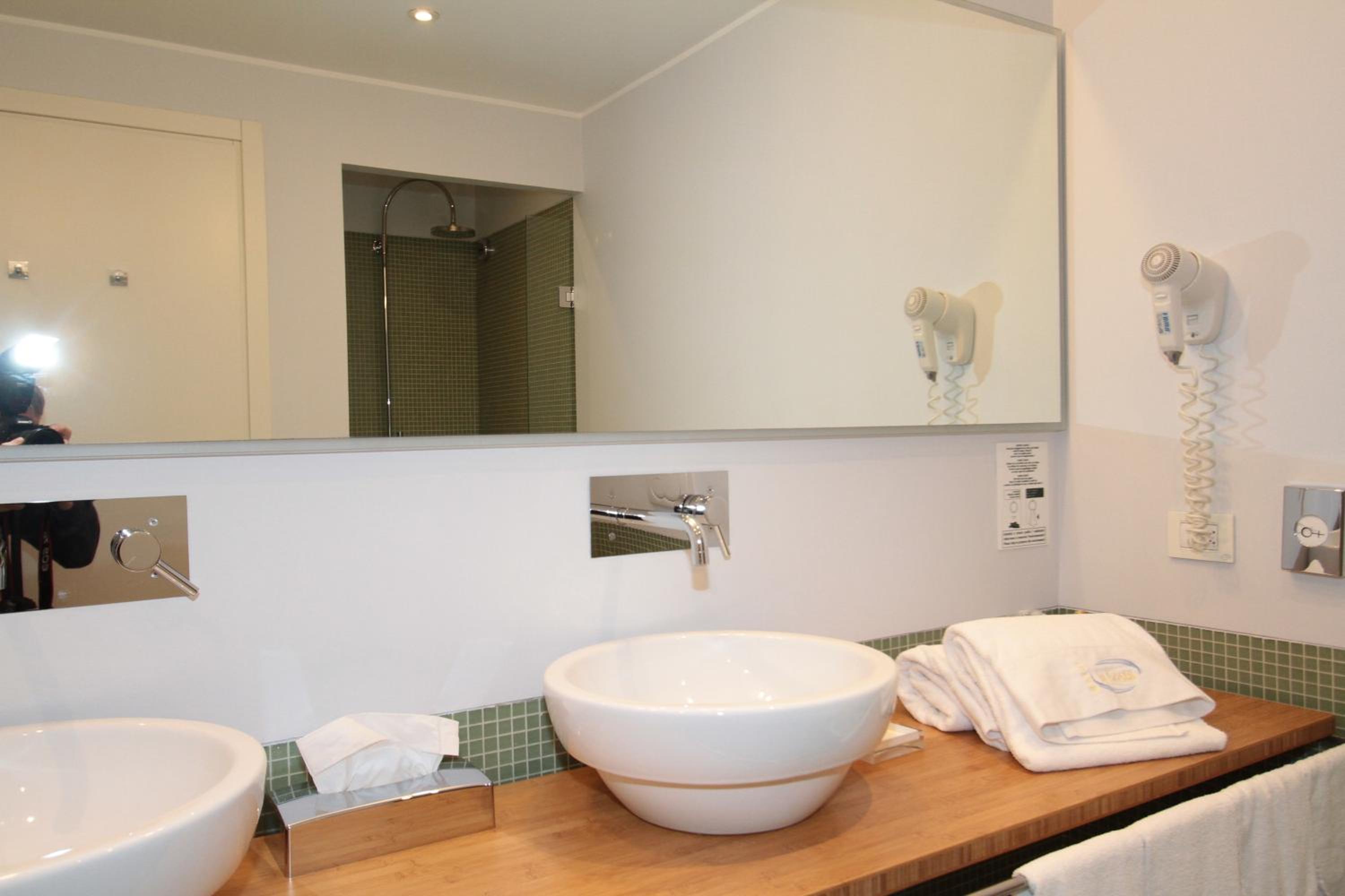 Suite - Photo 2