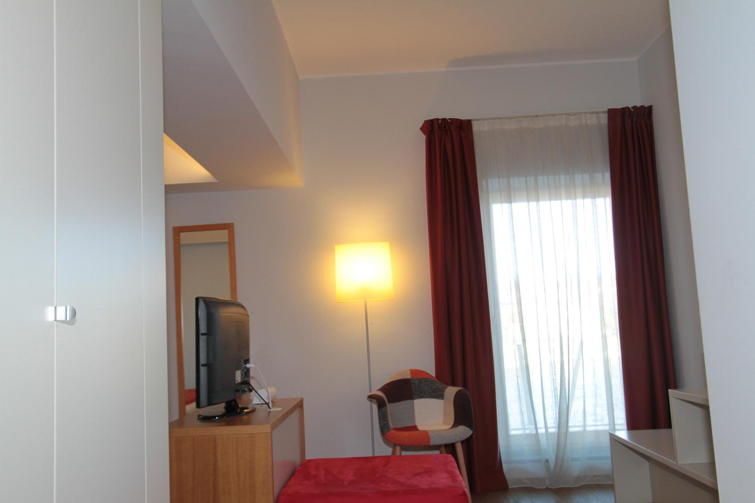 Suite - Photo 3