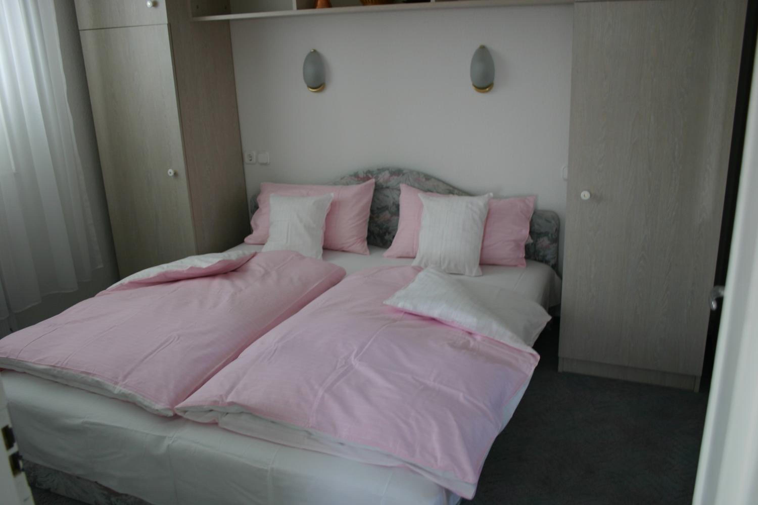 Two-Bedroom Apartment with Balcony photo 2
