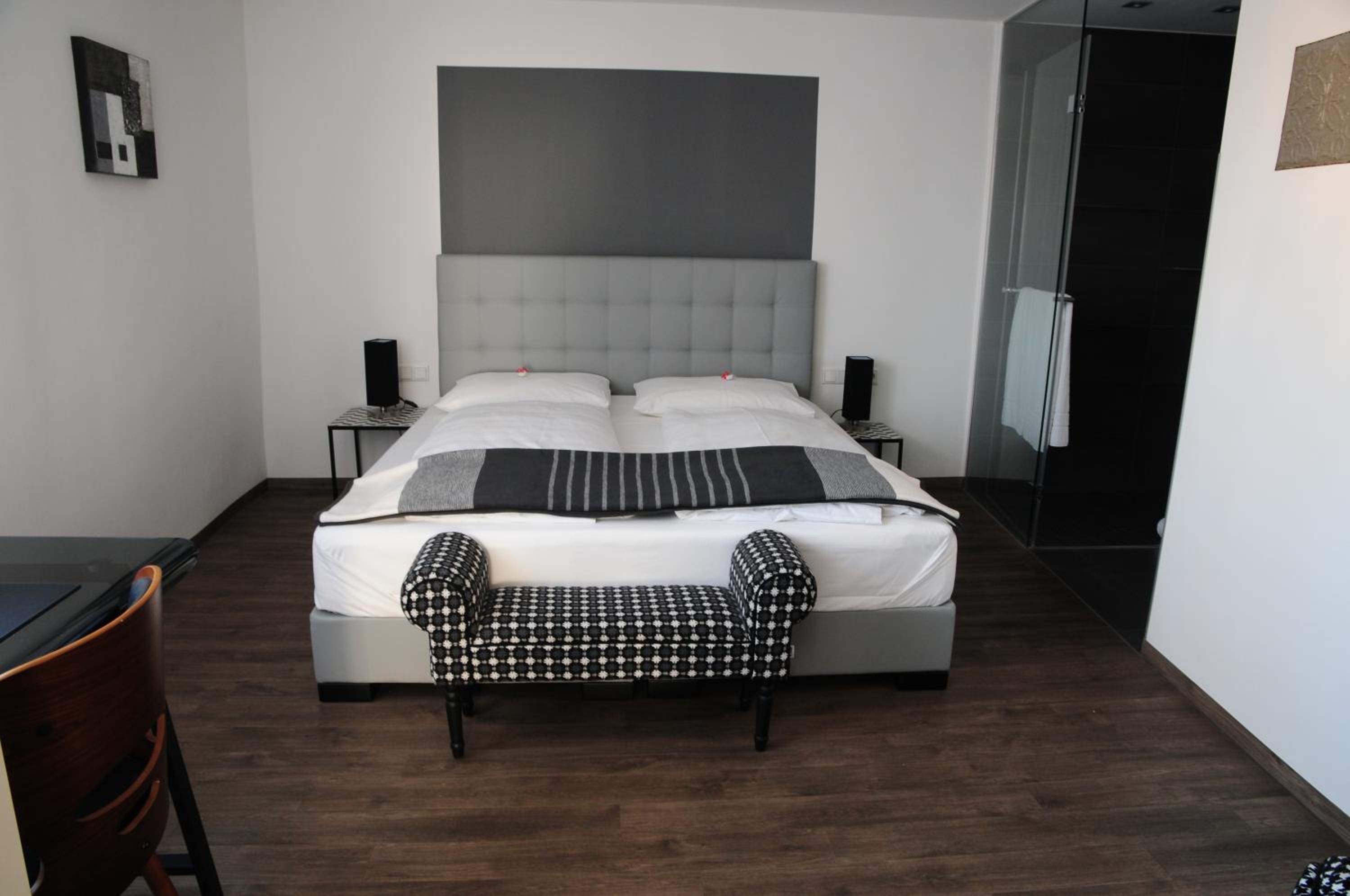 Double Room - Photo 2