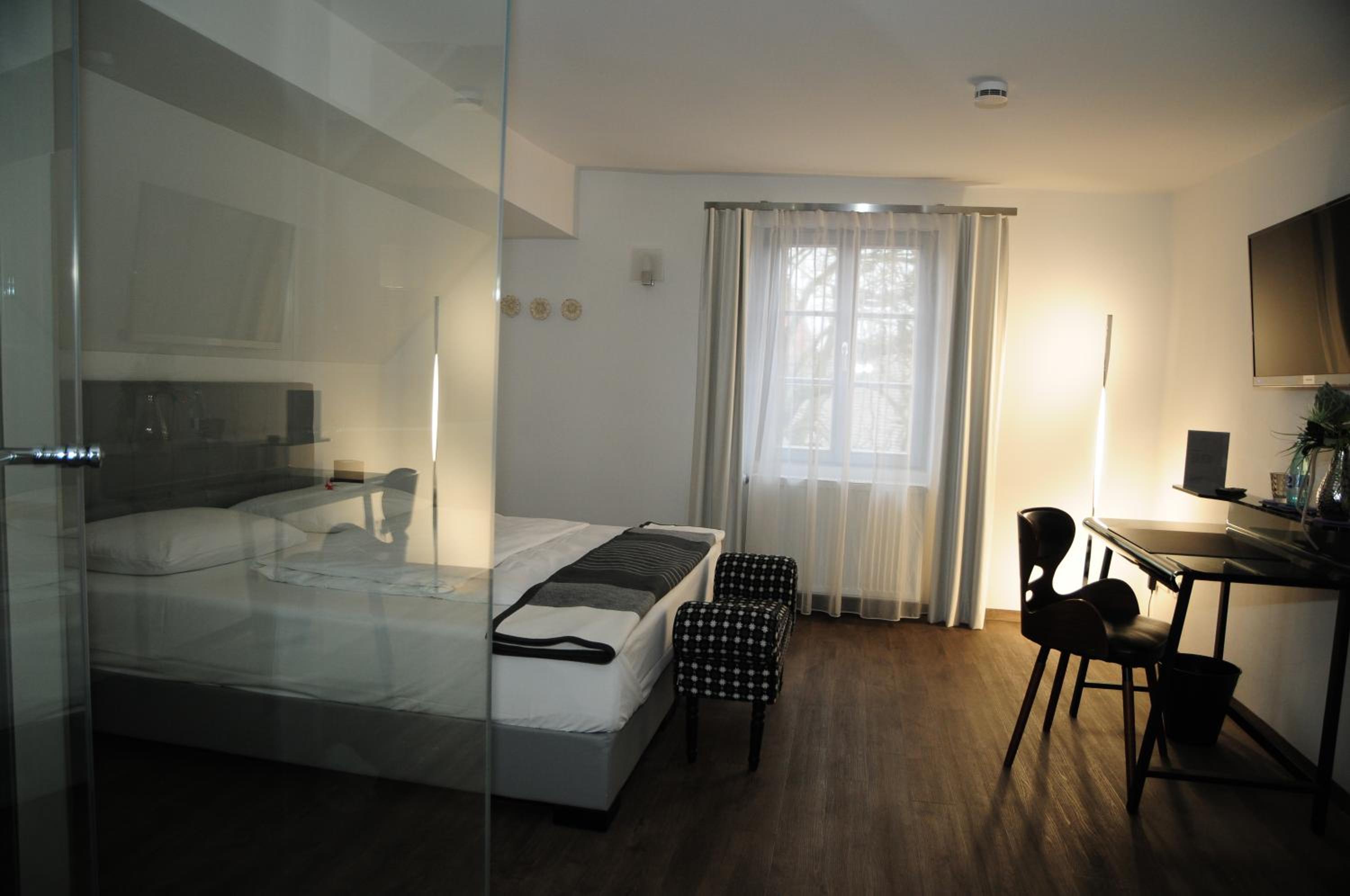 Double Room - Photo 6