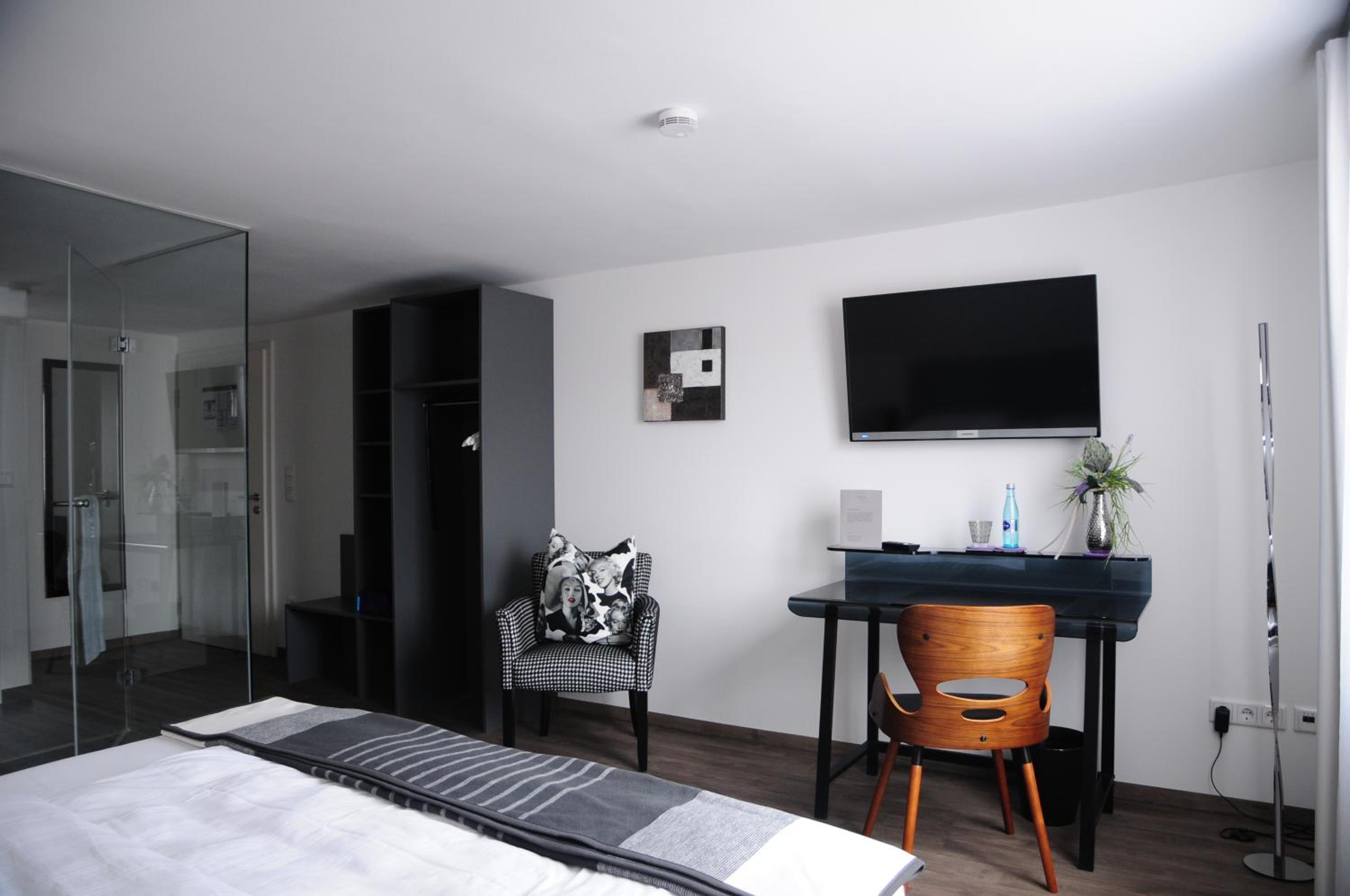 Double Room - Photo 3