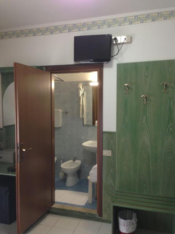 Triple Room with Balcony photo 3