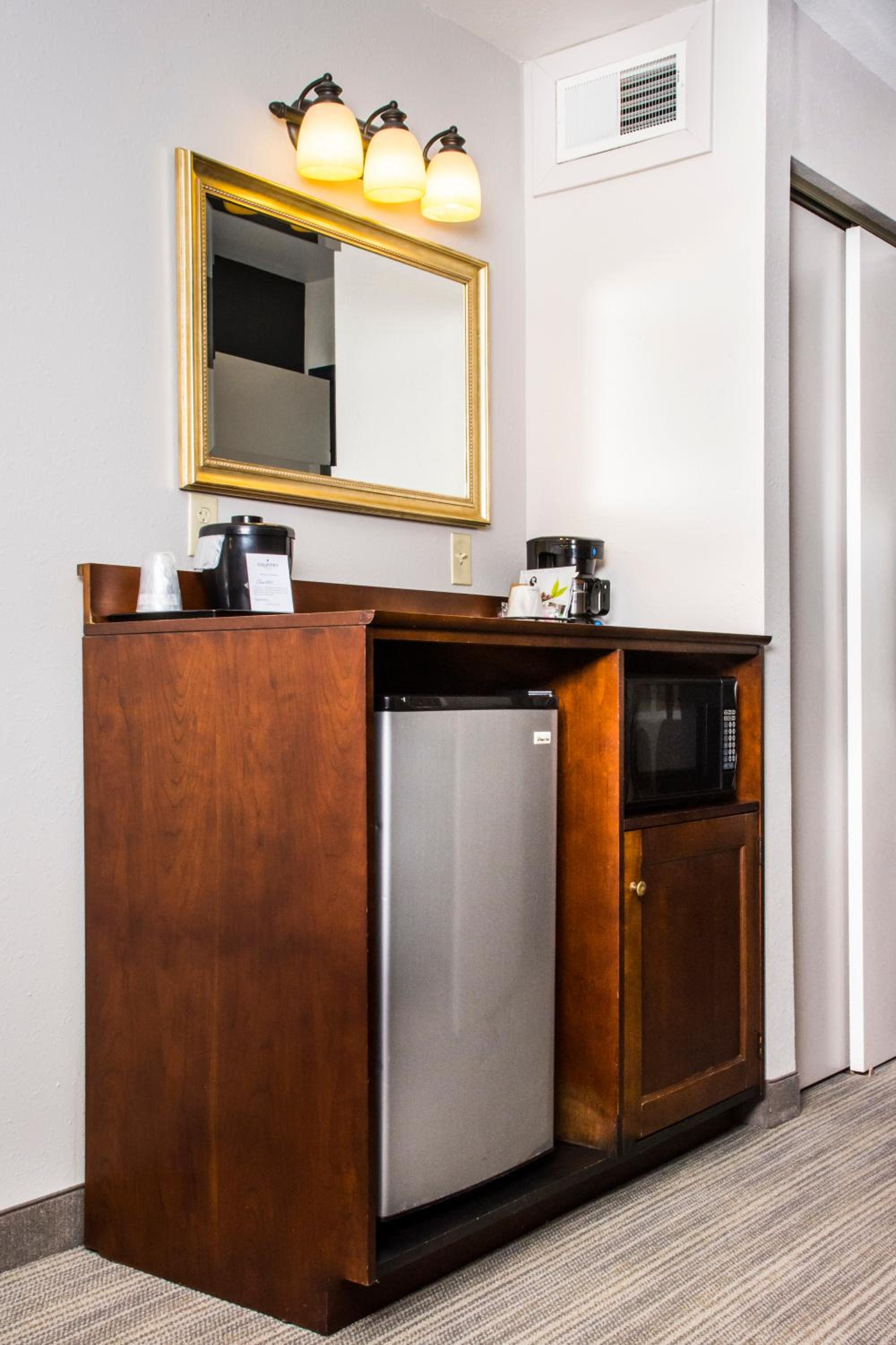 King Studio Suite - Non-Smoking - Photo 4