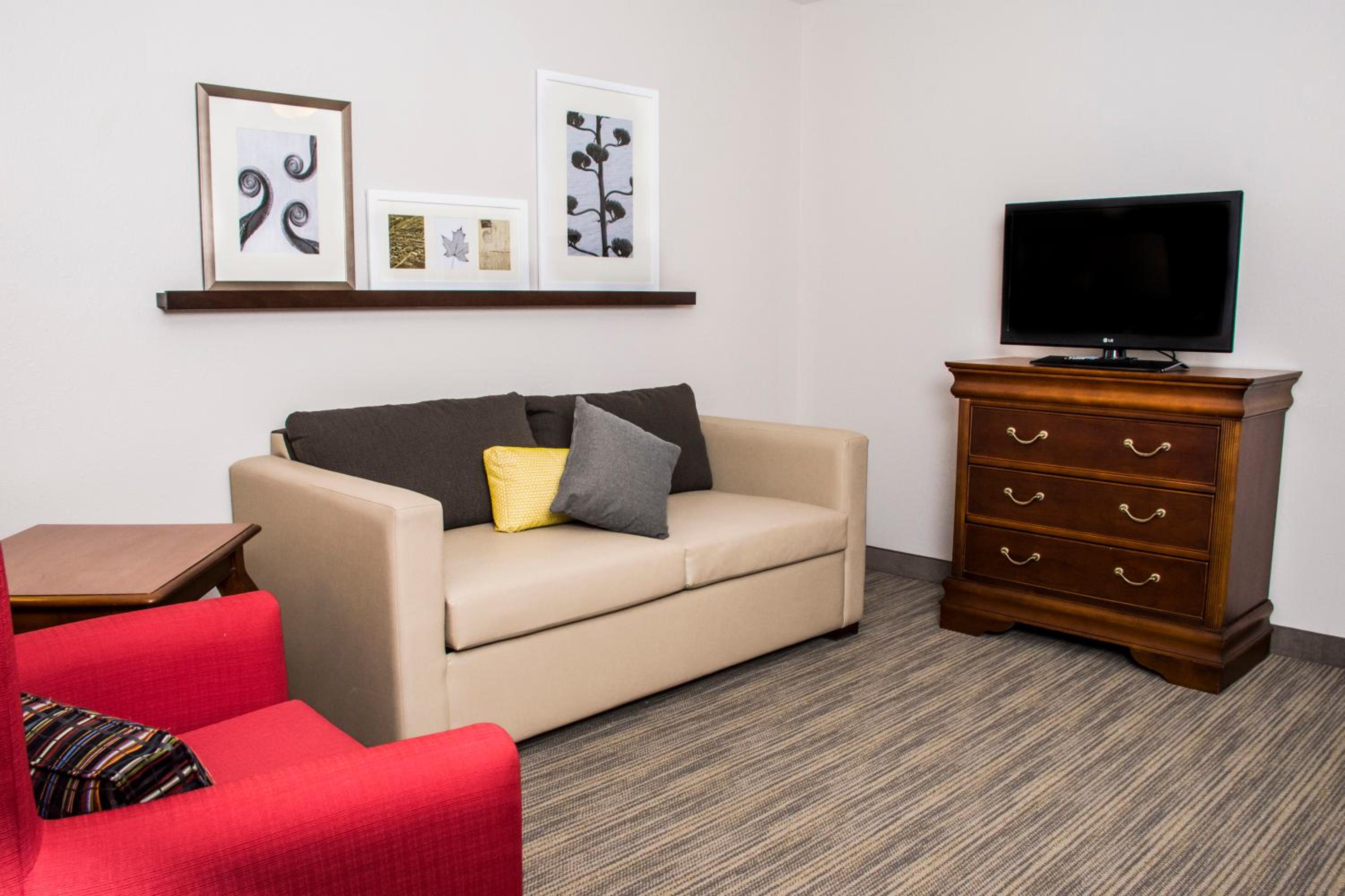One-Bedroom King Suite - Non-Smoking - Photo 5