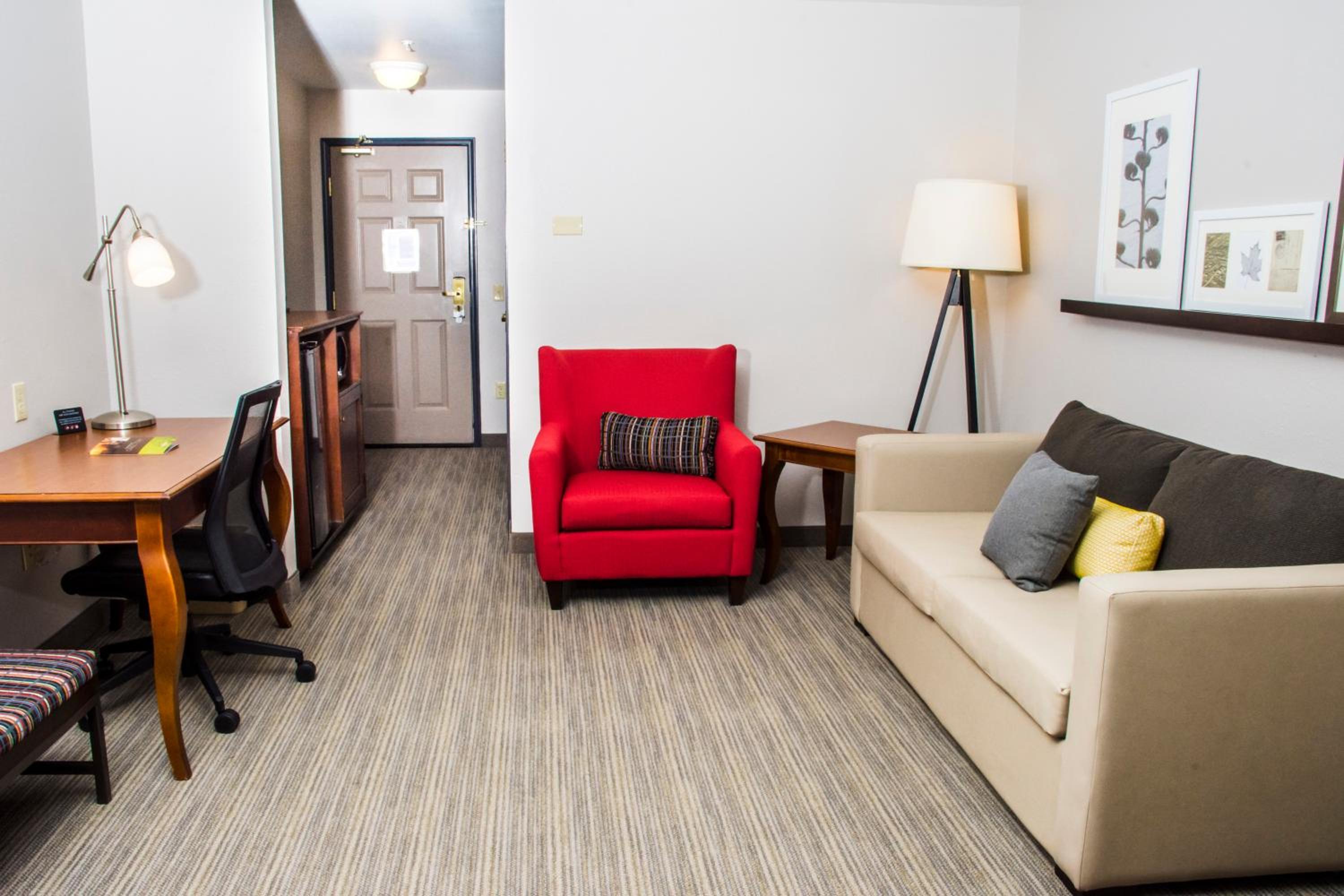 King Studio Suite - Non-Smoking - Photo 9