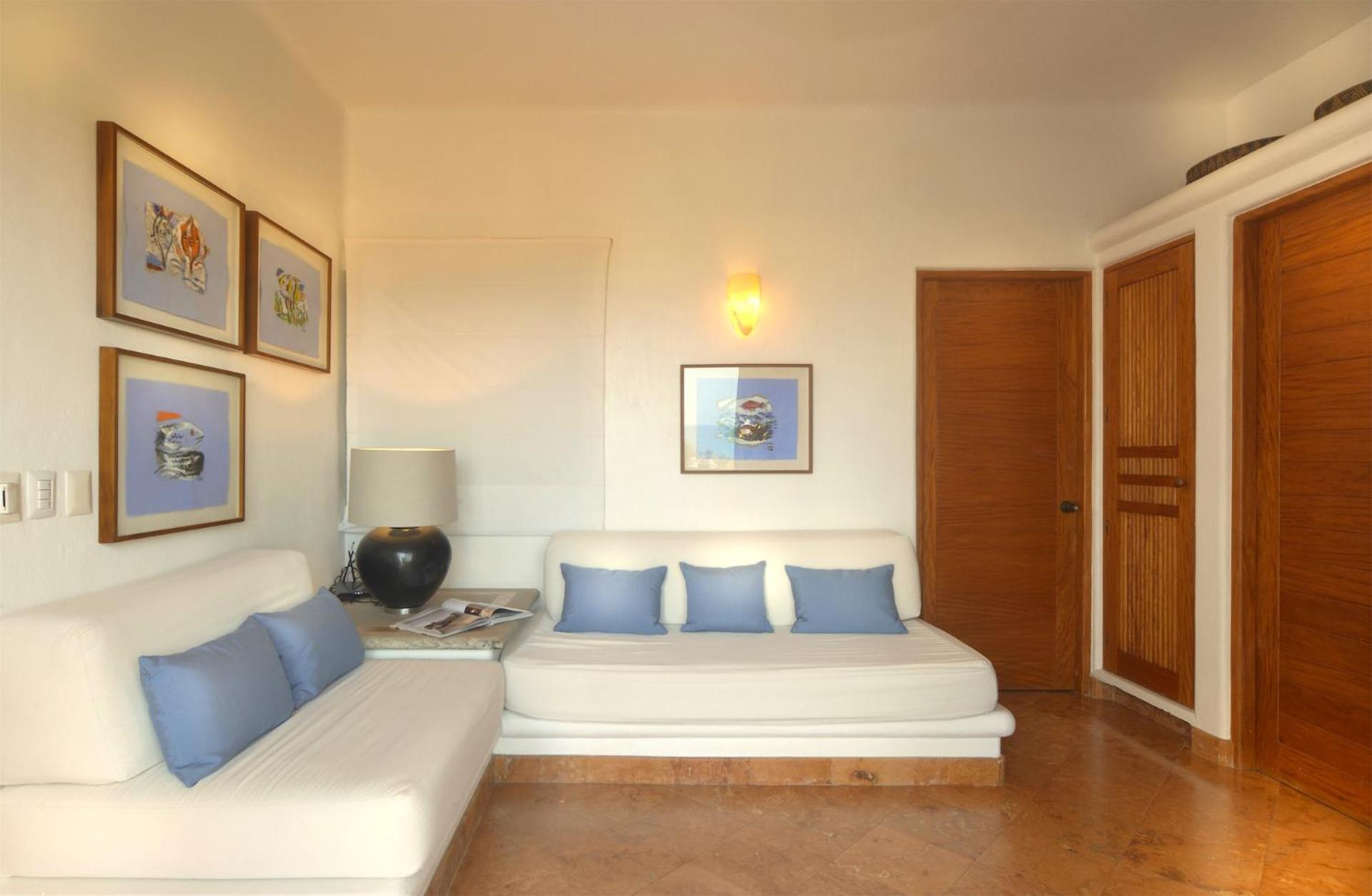 Queen Suite with Sea View