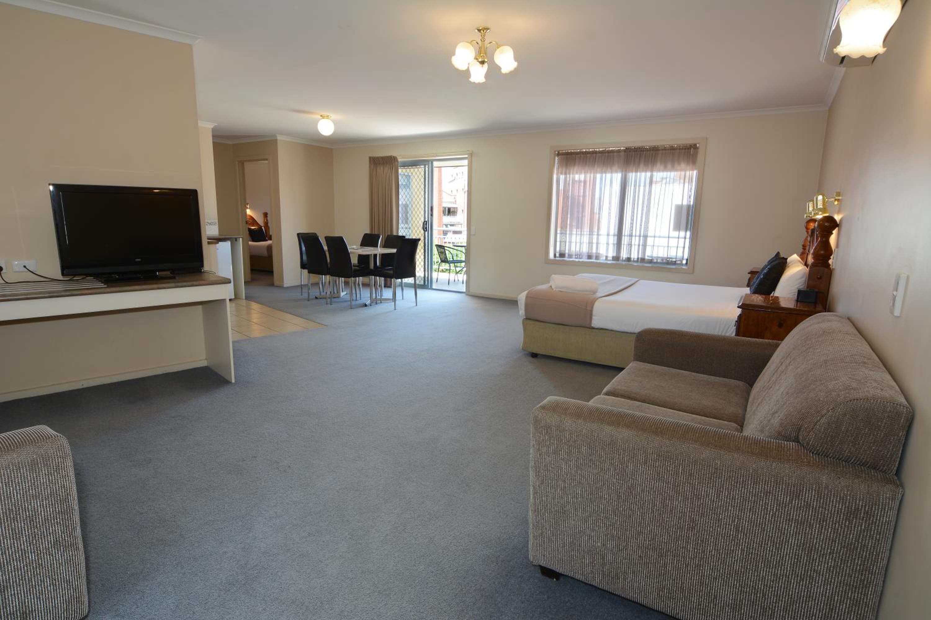 Family Room (6 Guests) photo 1