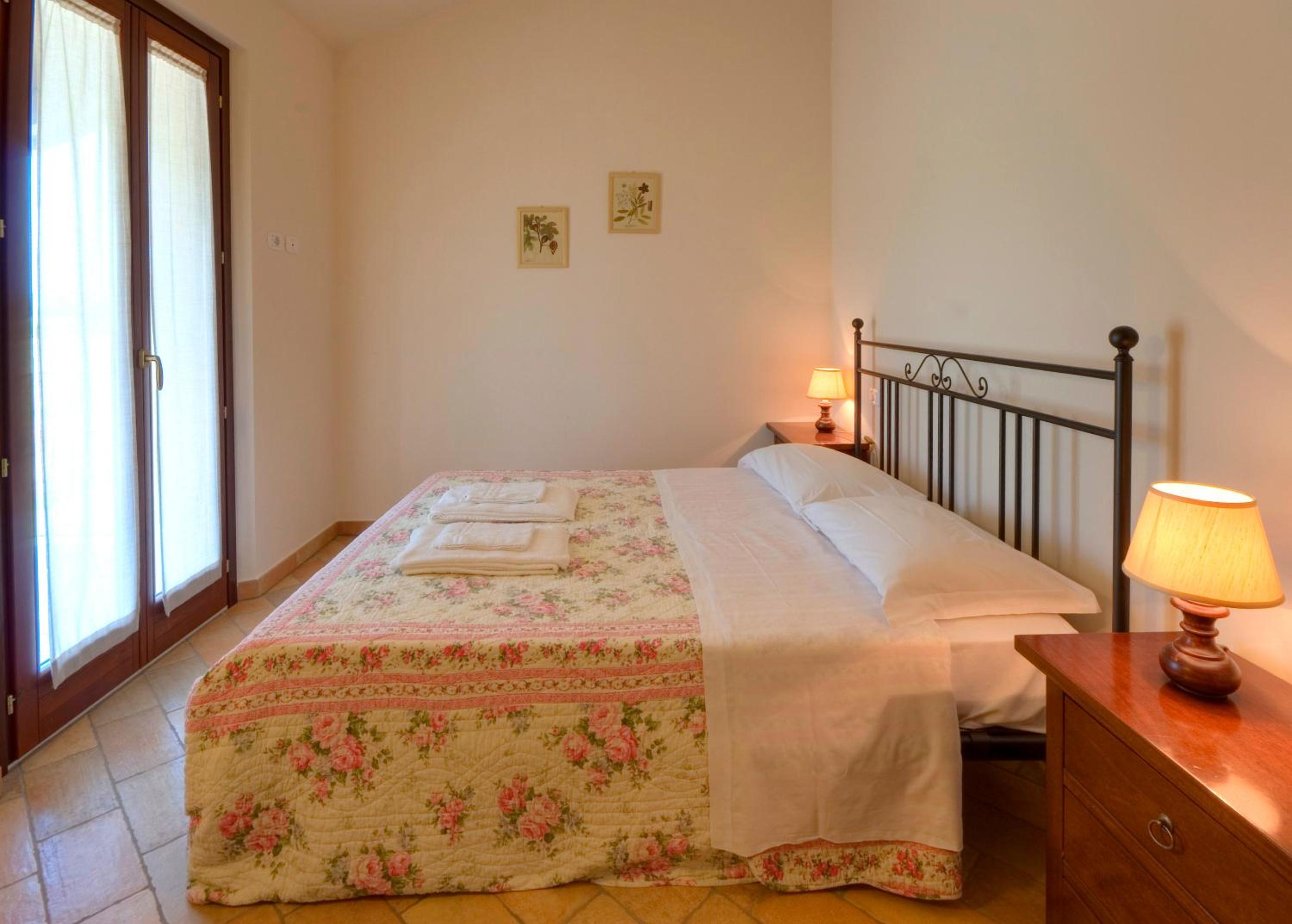 Two-Bedroom Apartment with Balcony photo 3