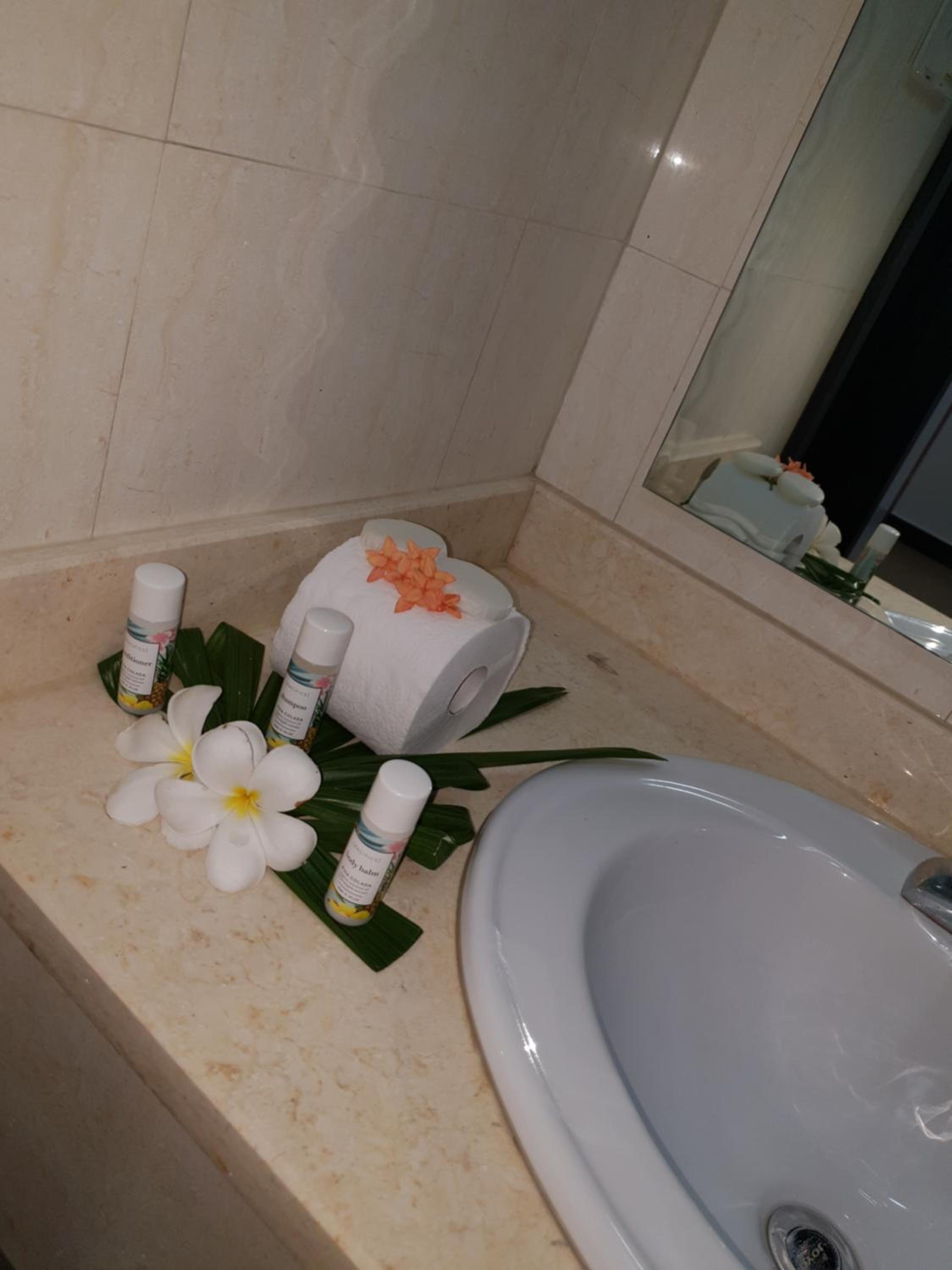 Deluxe King Room photo 2