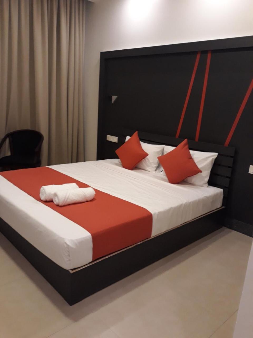 Standard King Room photo 3