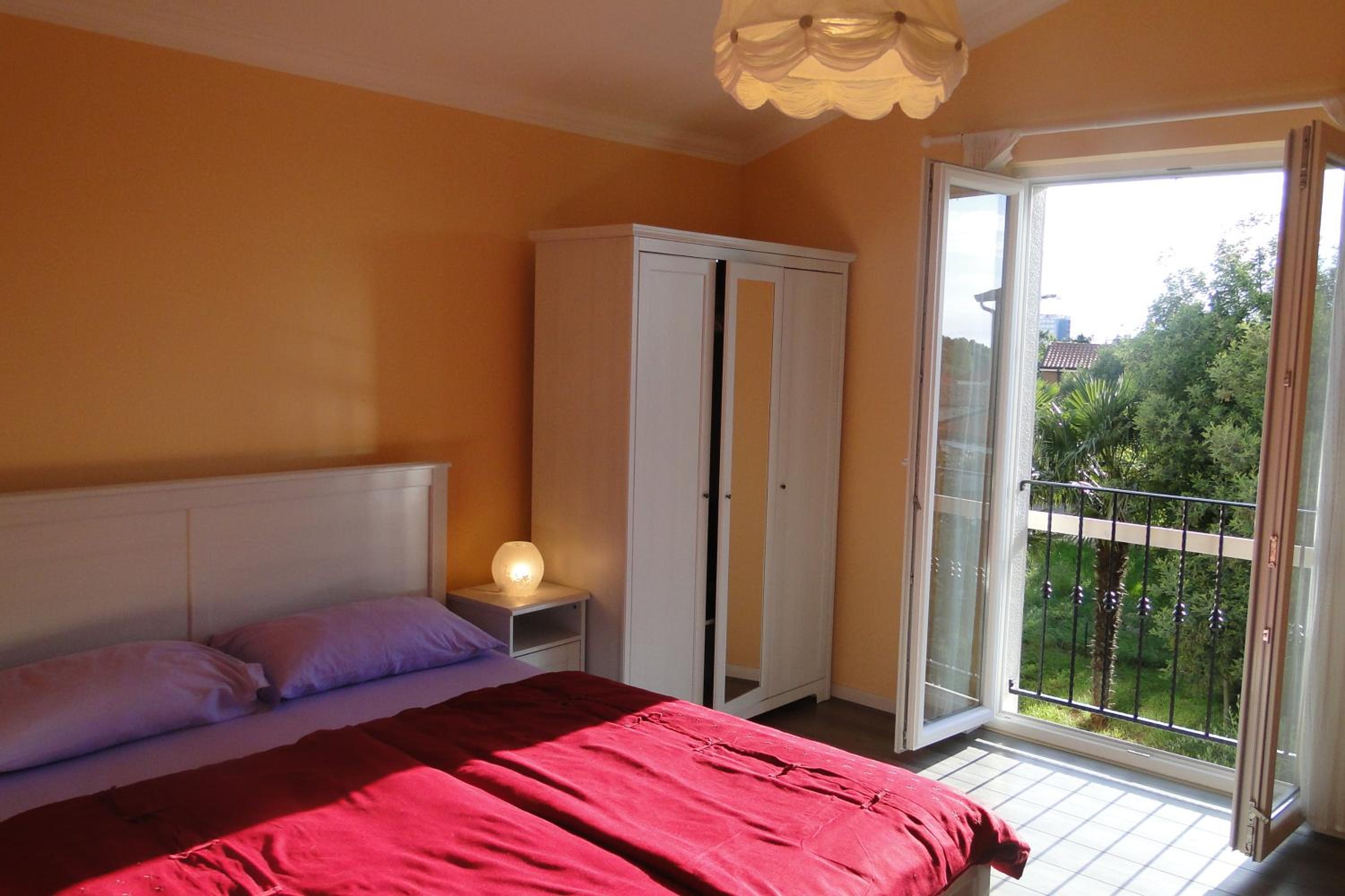 Studio Apartment photo 1