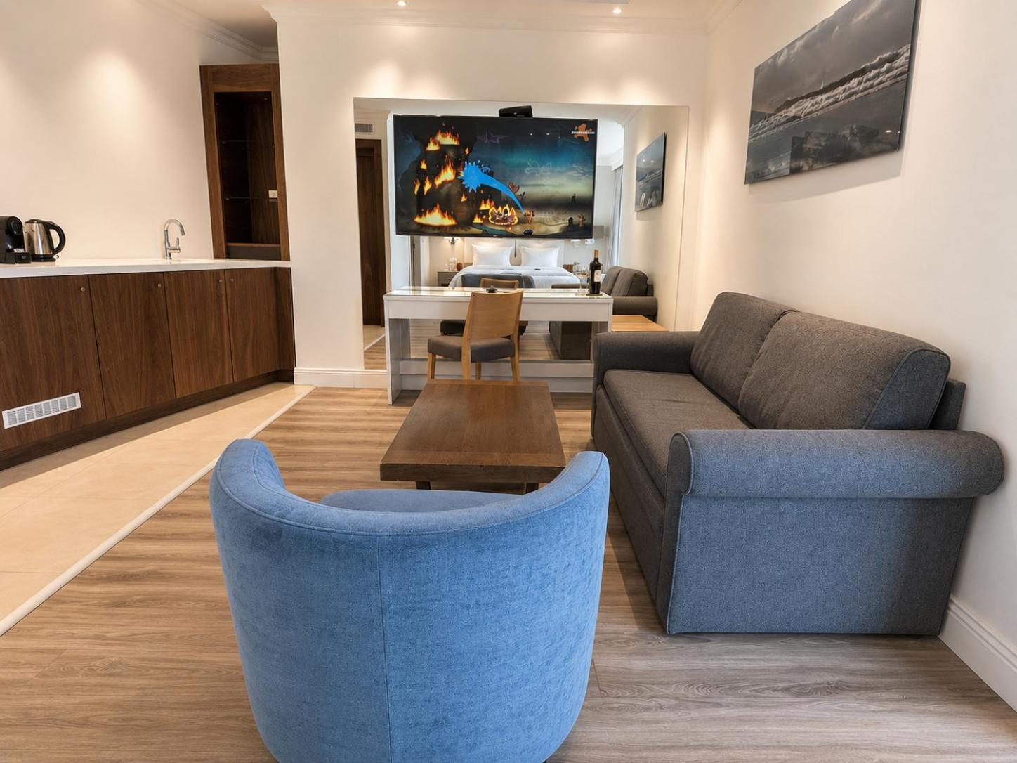 Junior Premium Suite with Balcony