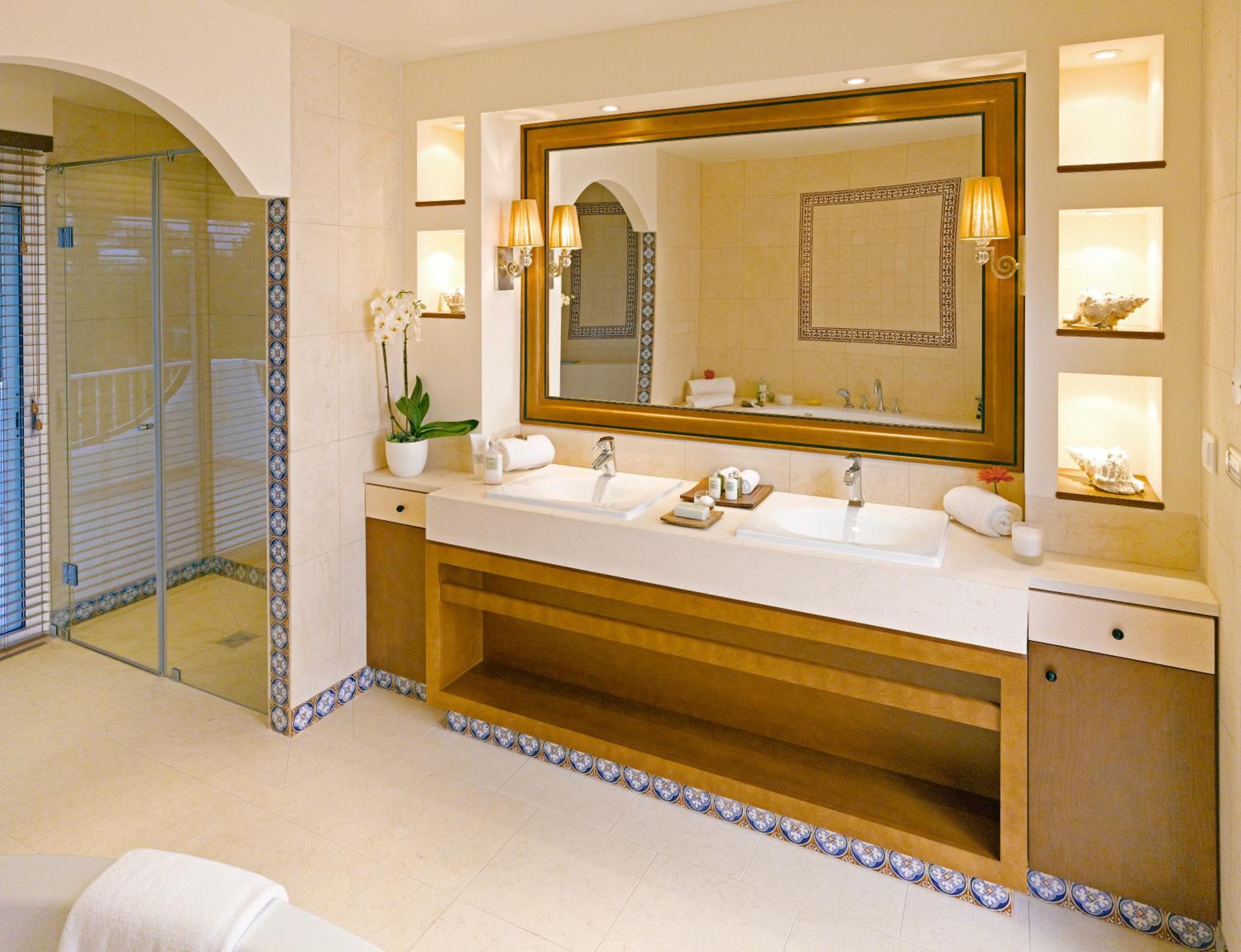 Premium Suite - Photo 2