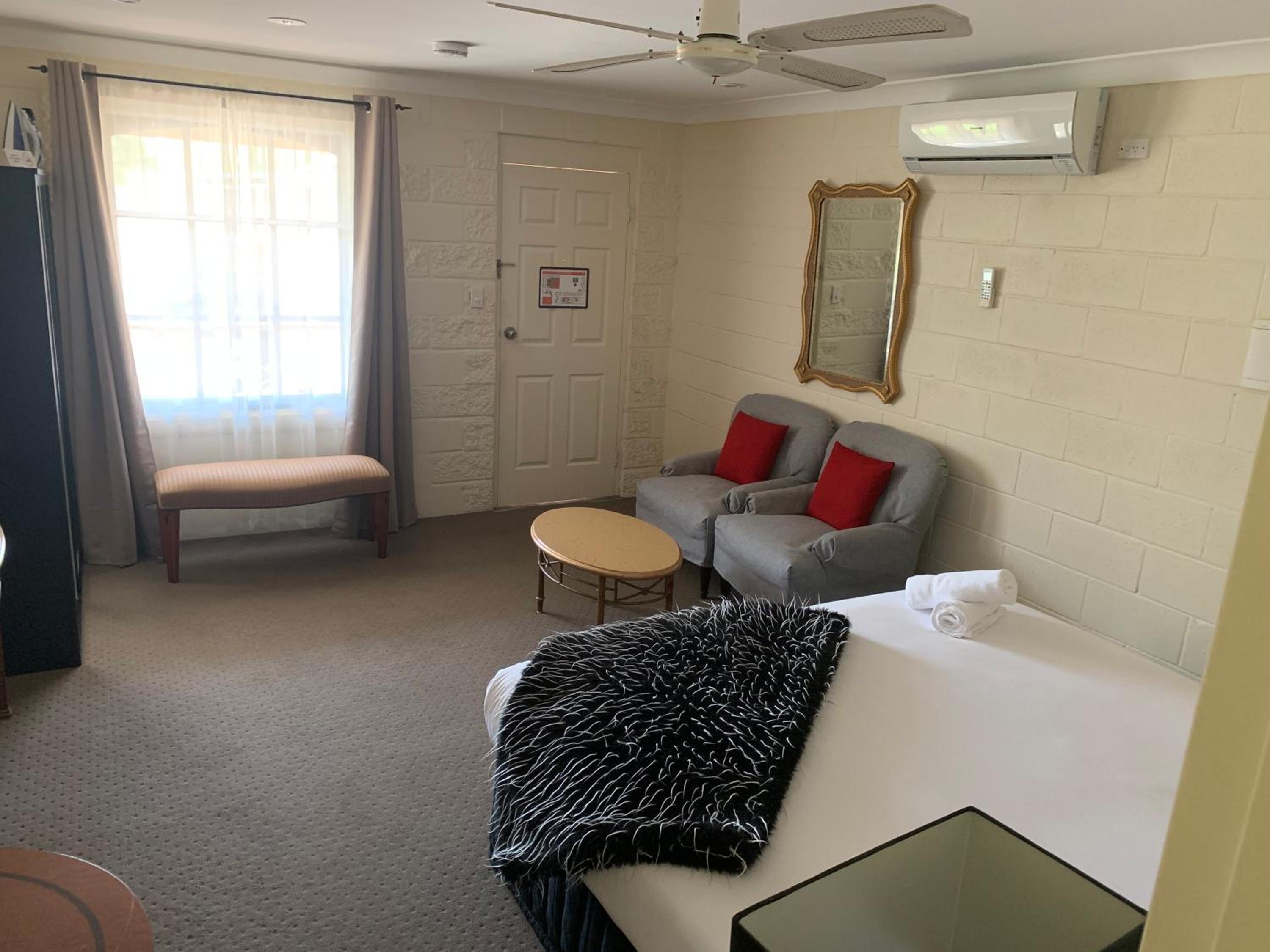 King Room with Spa Bath photo 3