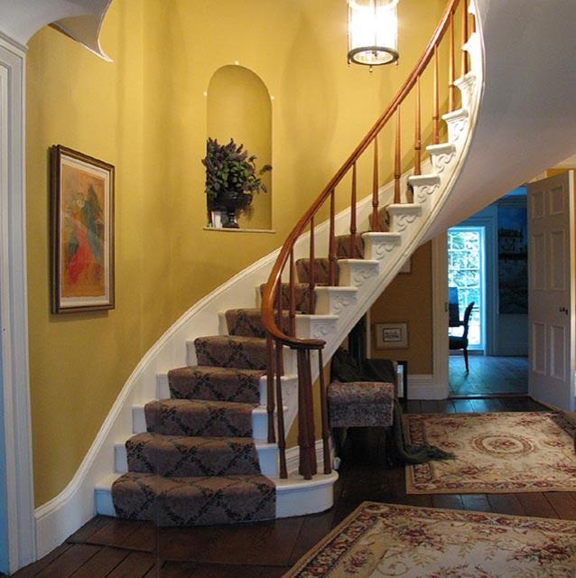 Five-Bedroom House - Photo 18