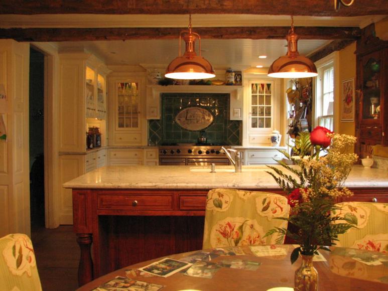 Five-Bedroom House - Photo 15